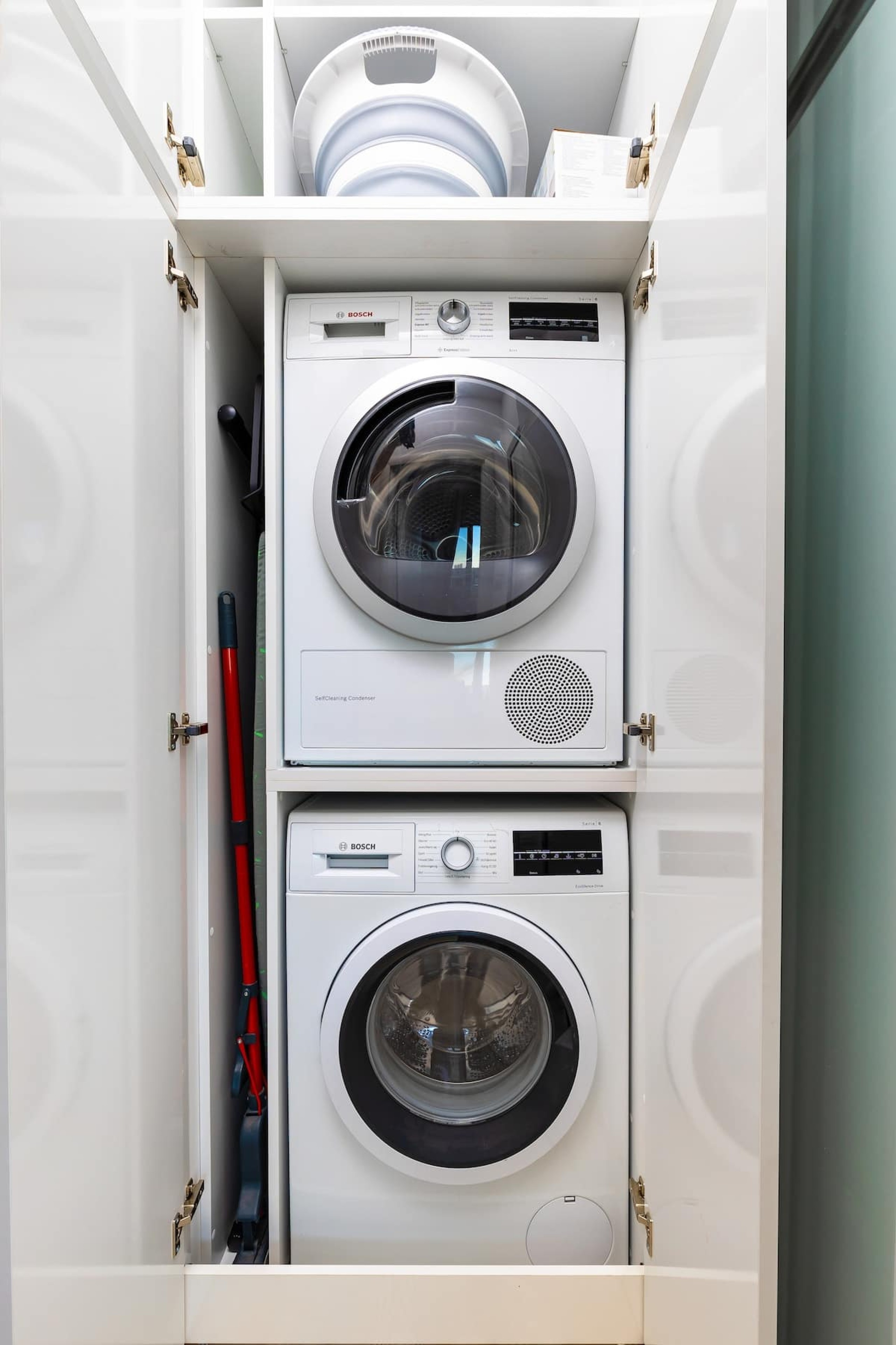 Scoutaround White Logo