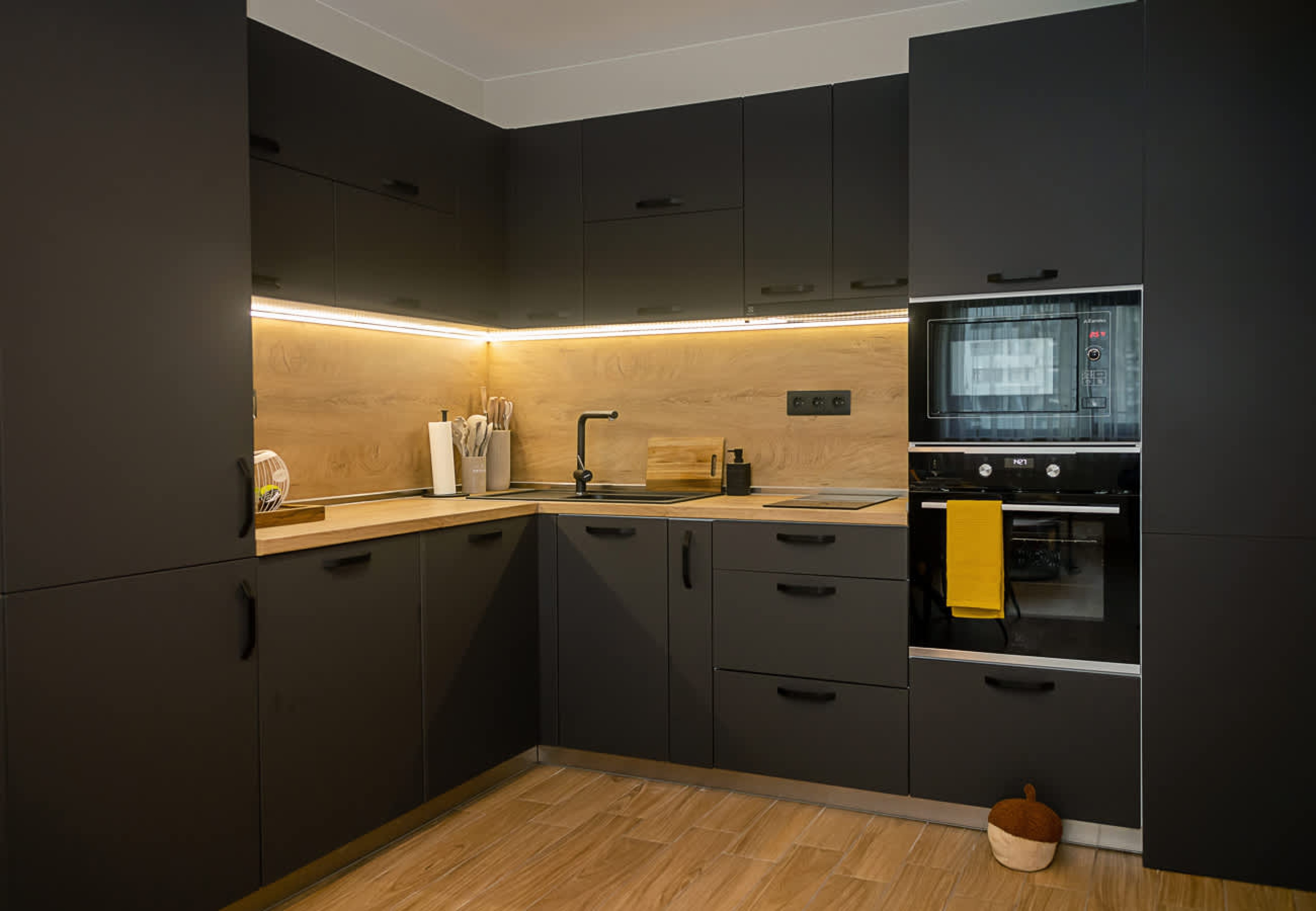 Scoutaround White Logo