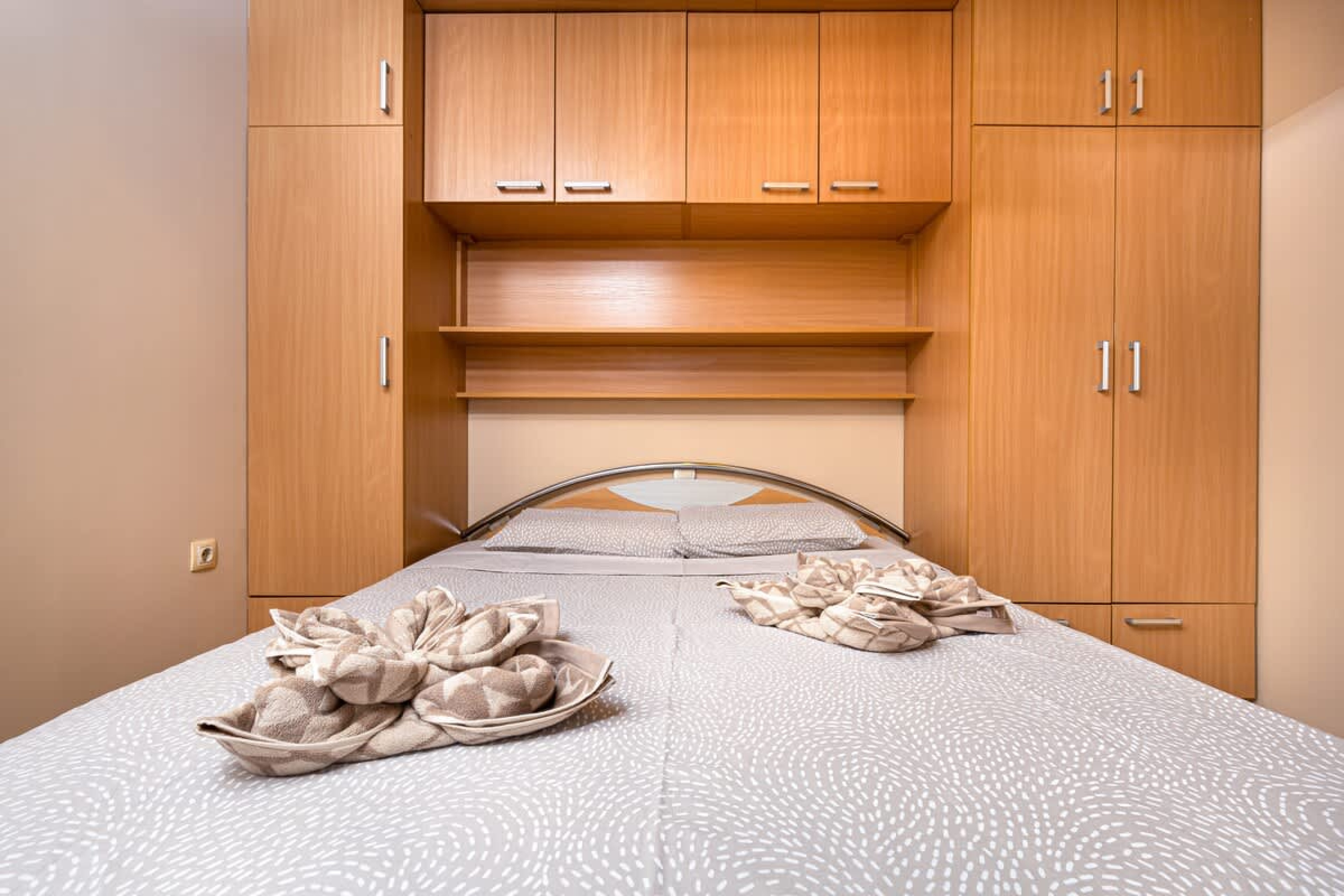 Scoutaround White Logo