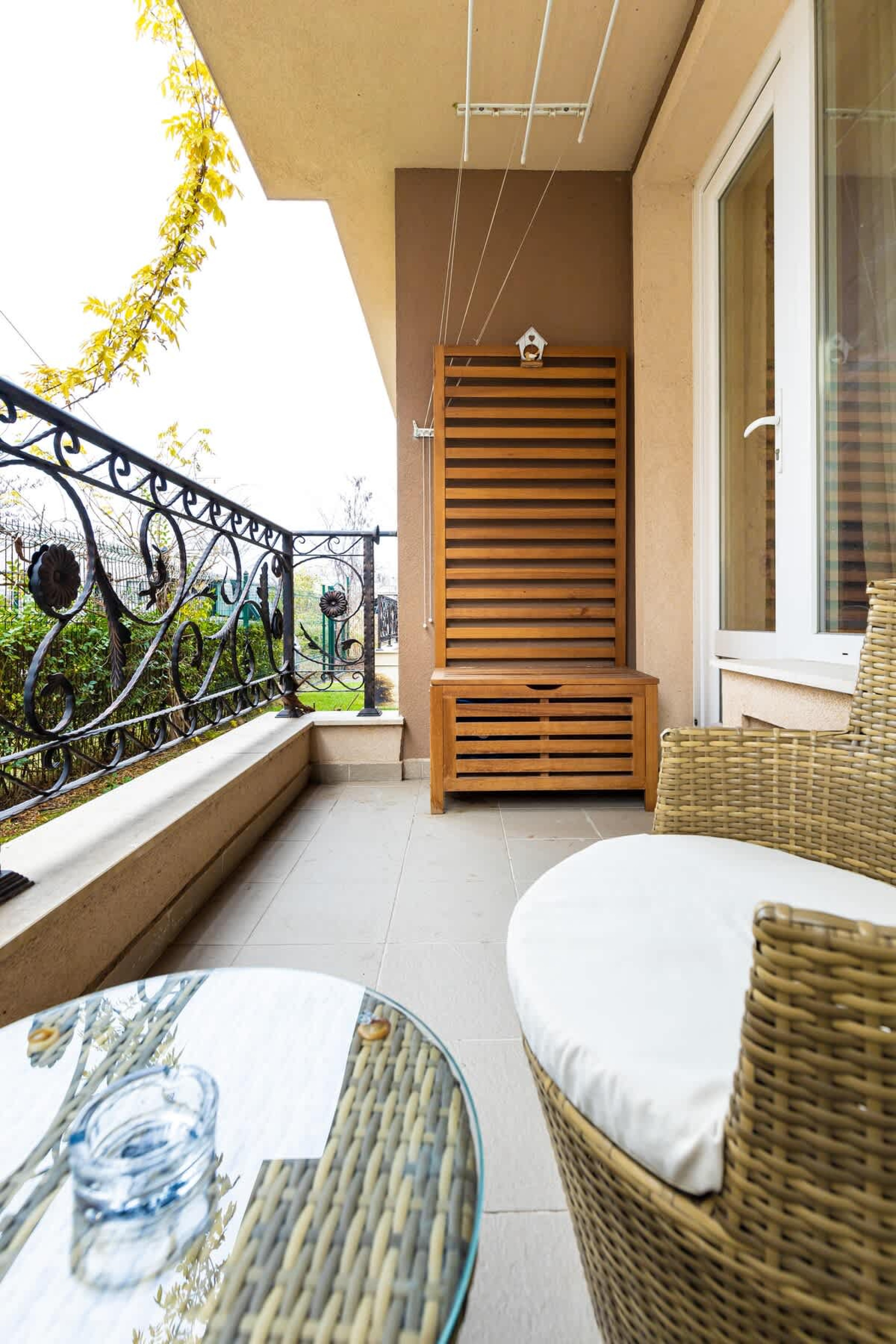 Scoutaround White Logo