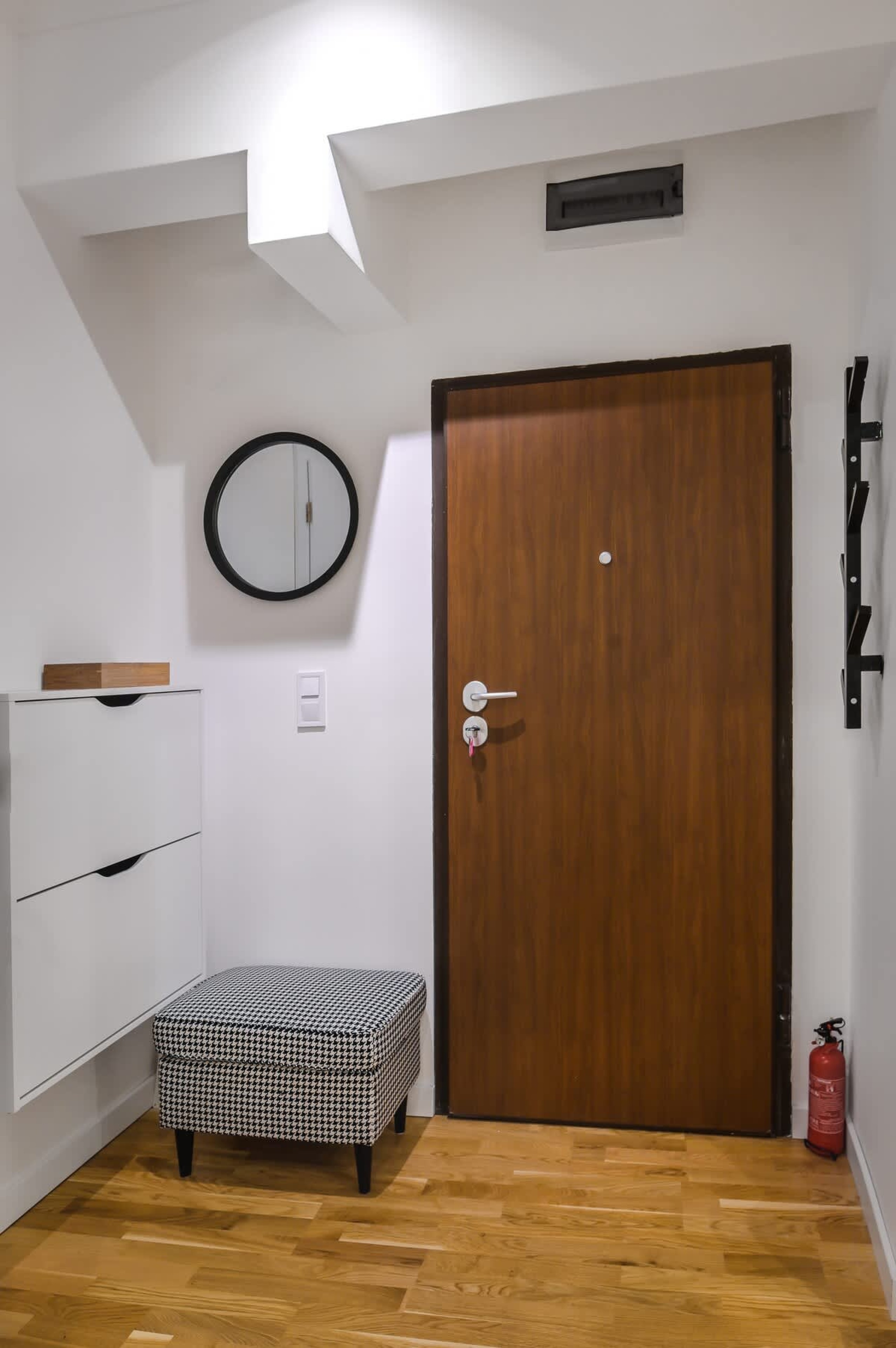 Scoutaround White Logo