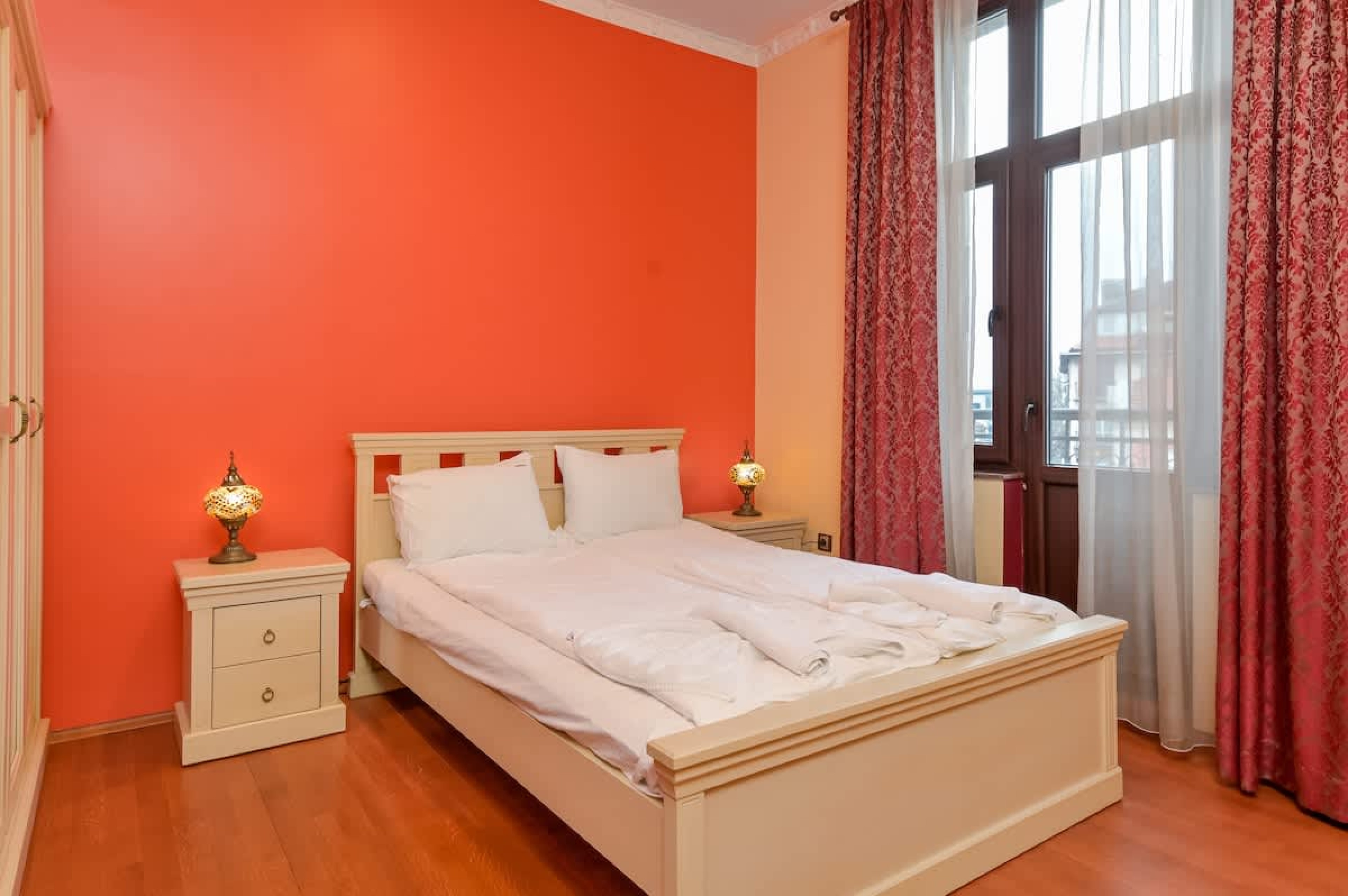 Life in Colors - Elegant 2BD Premium Stay - Photo 3