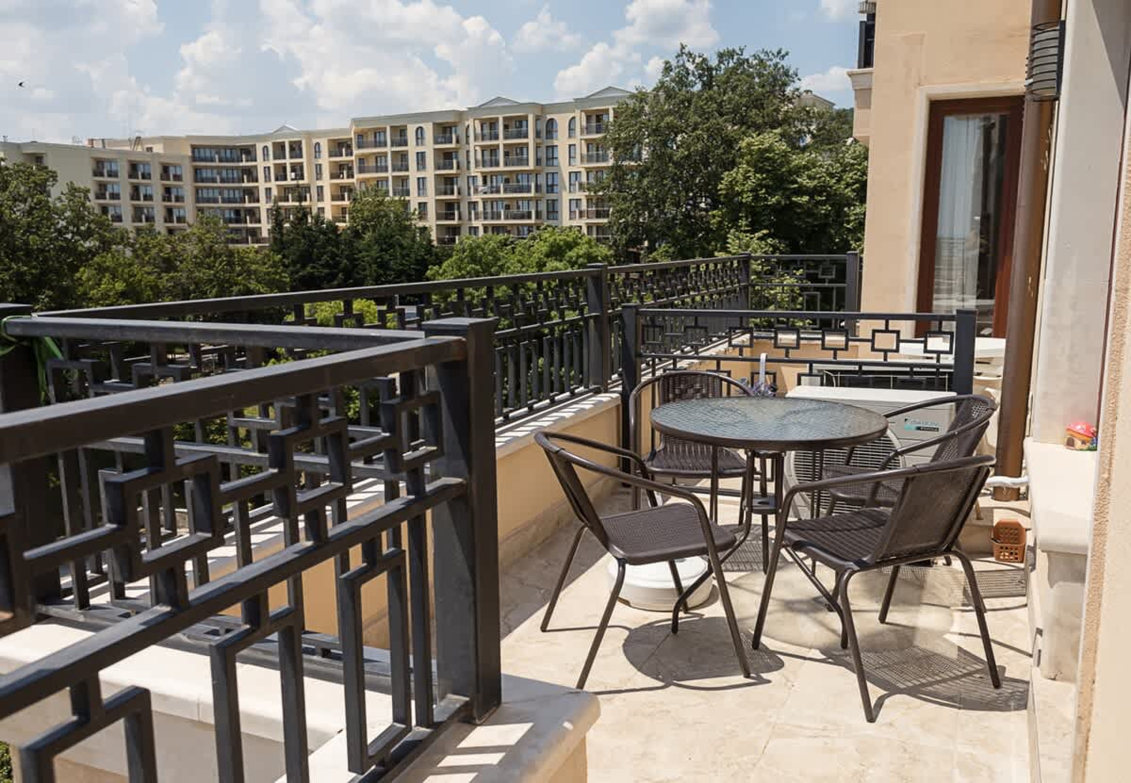 Scoutaround White Logo