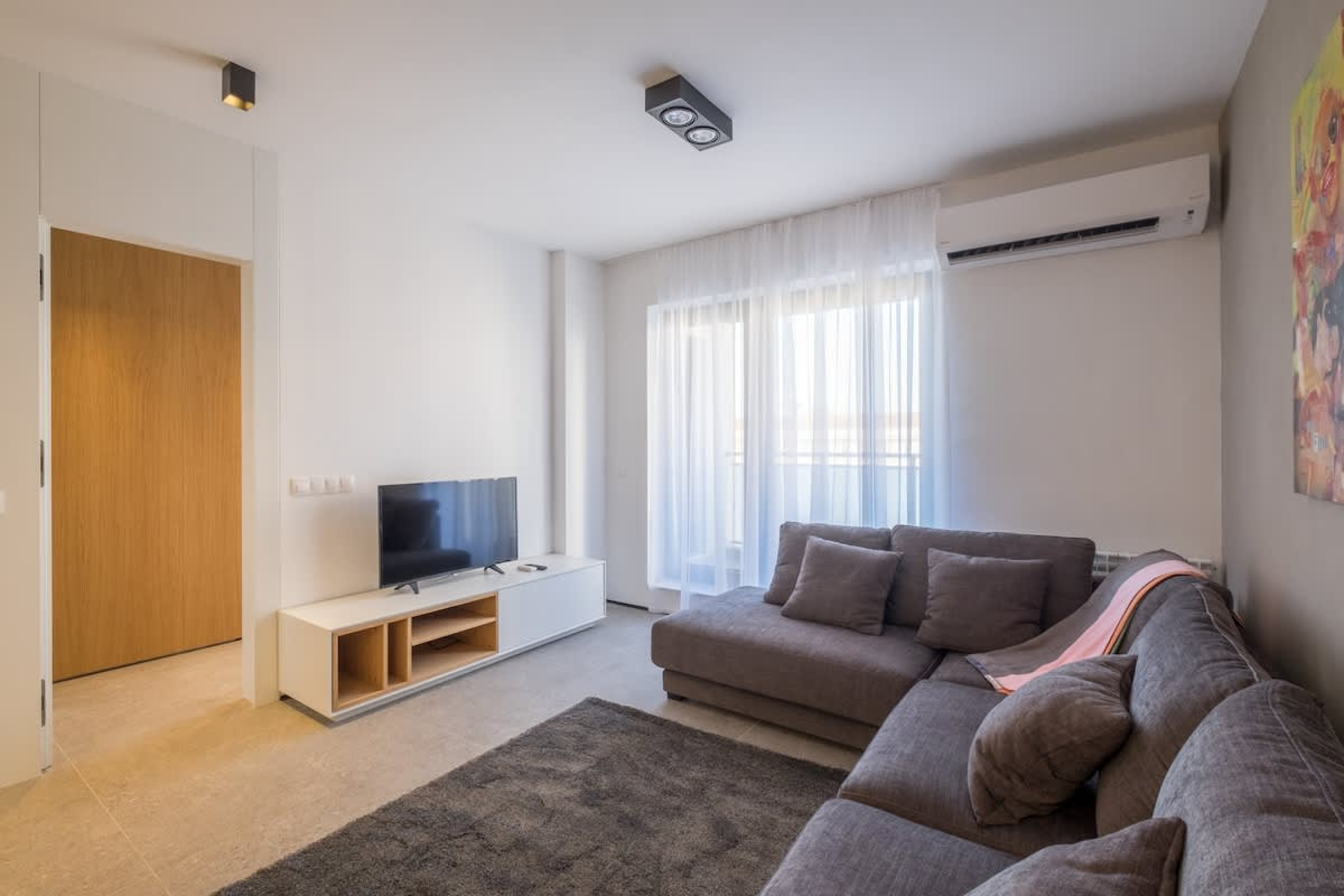 Scoutaround White Logo