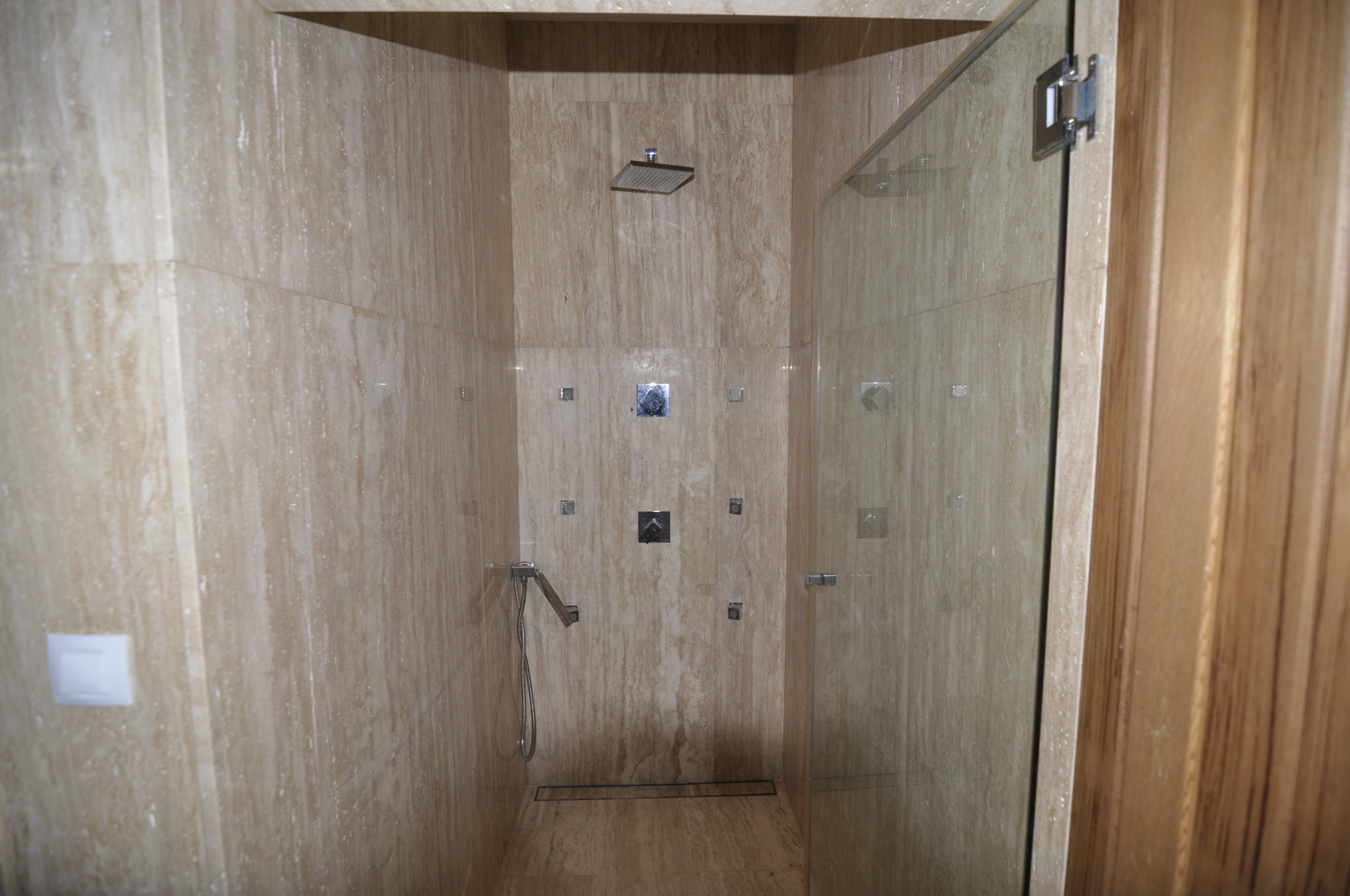 Scoutaround White Logo