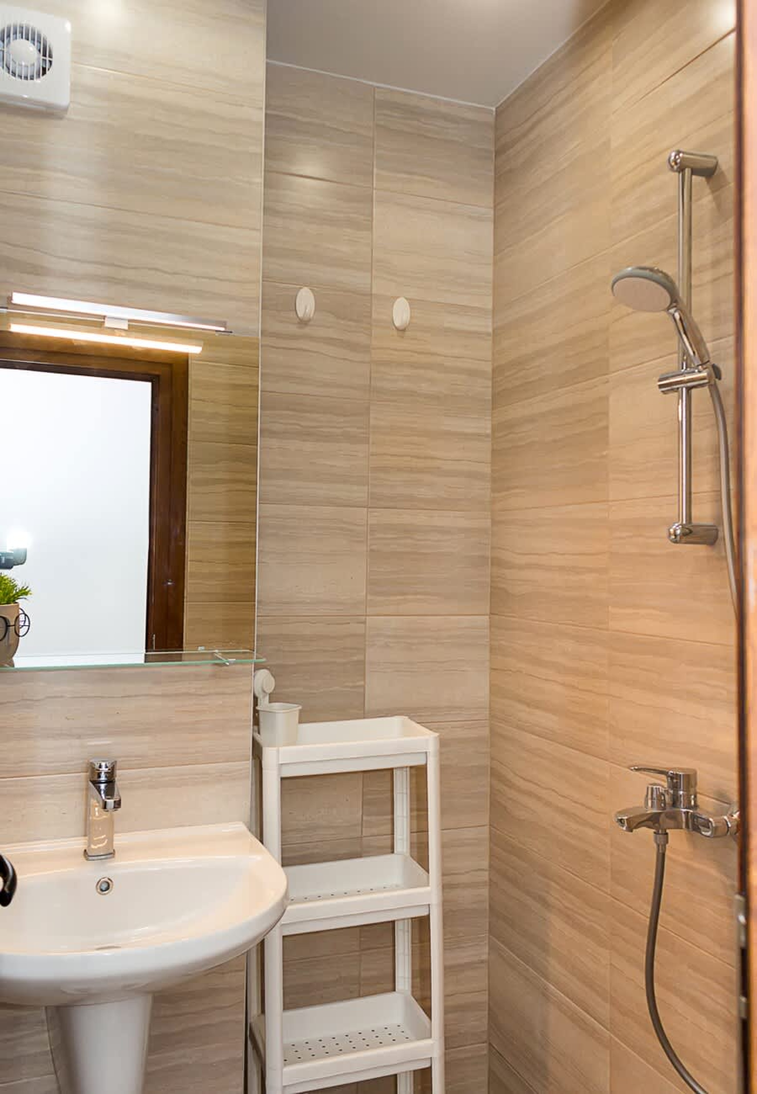 Scoutaround White Logo