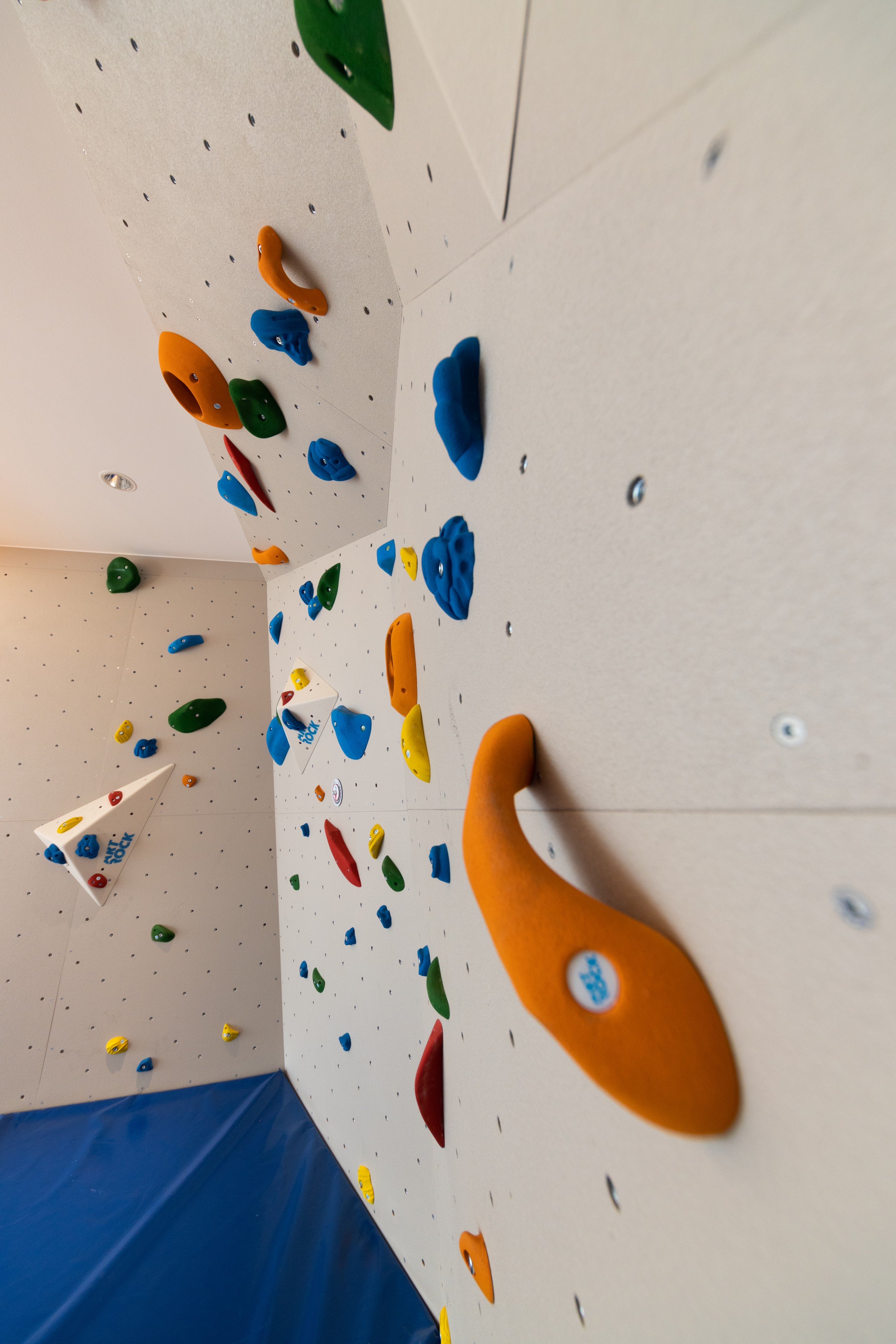 Scoutaround White Logo