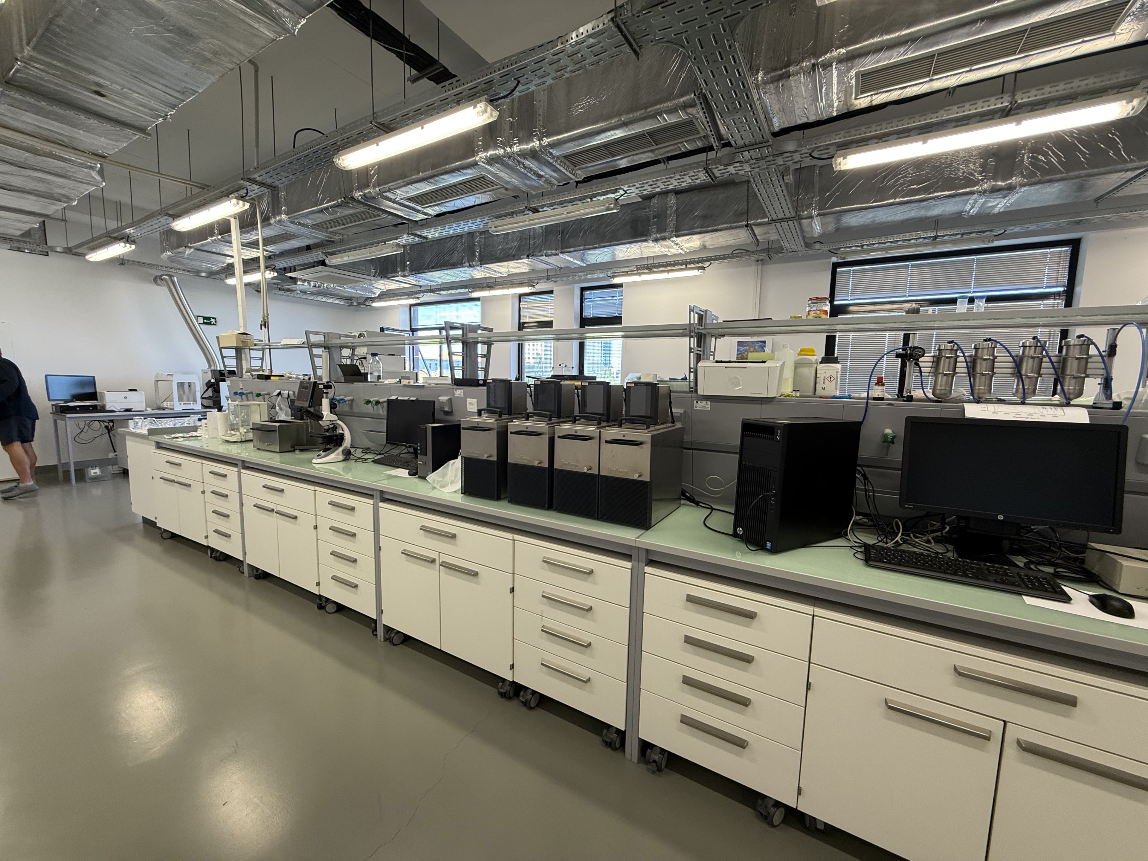 Scoutaround White Logo