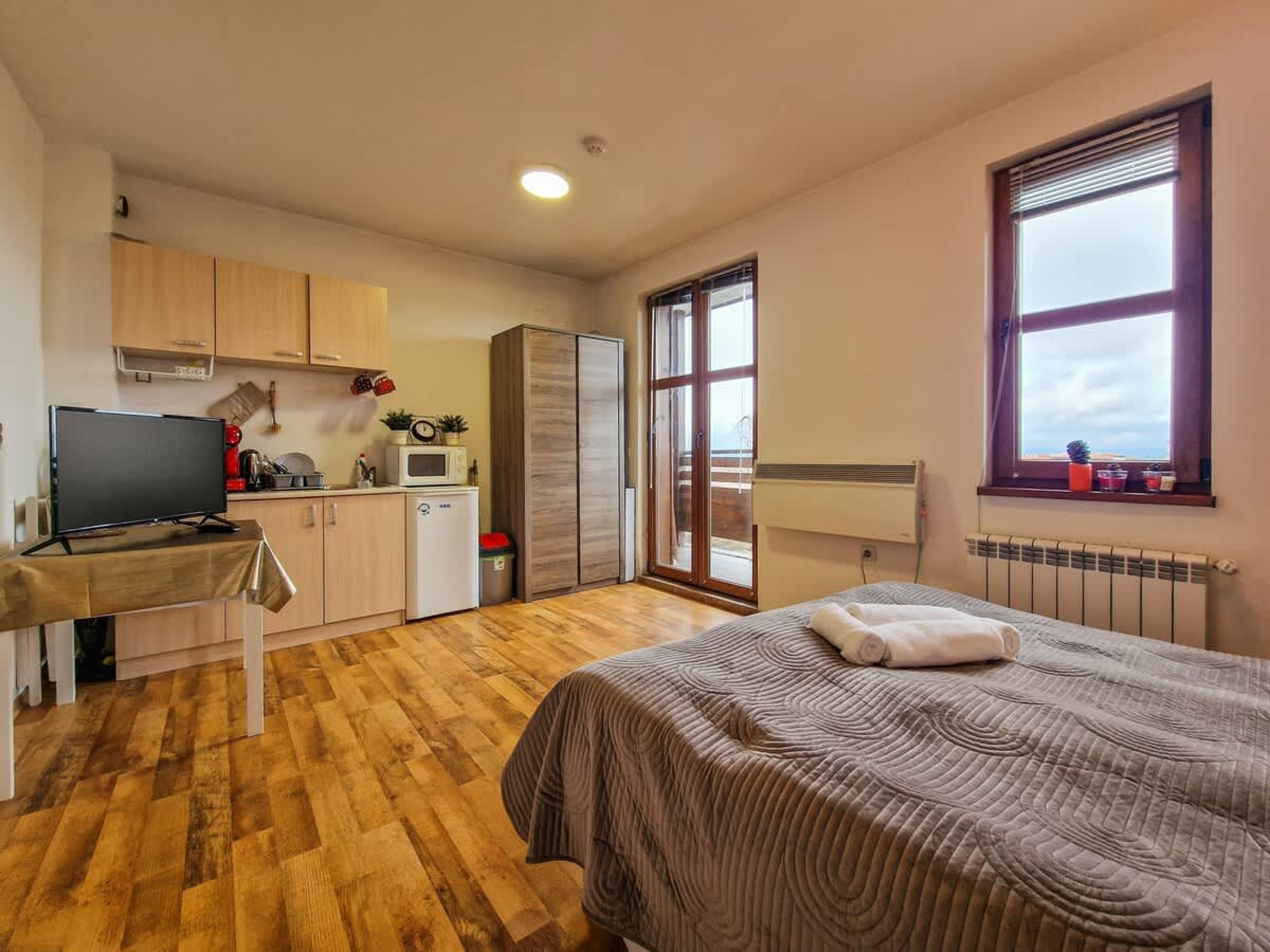 Scoutaround White Logo