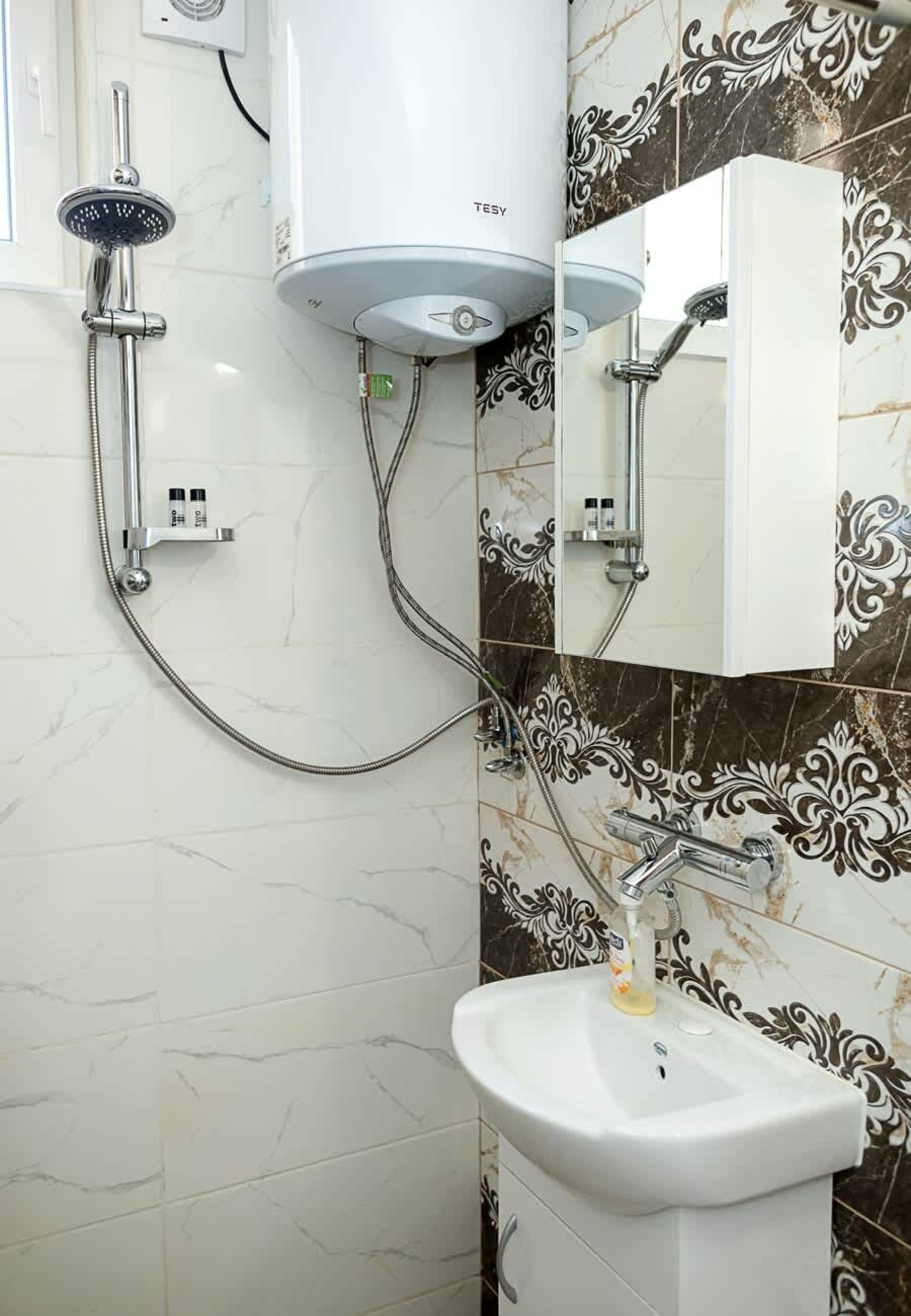 Scoutaround White Logo