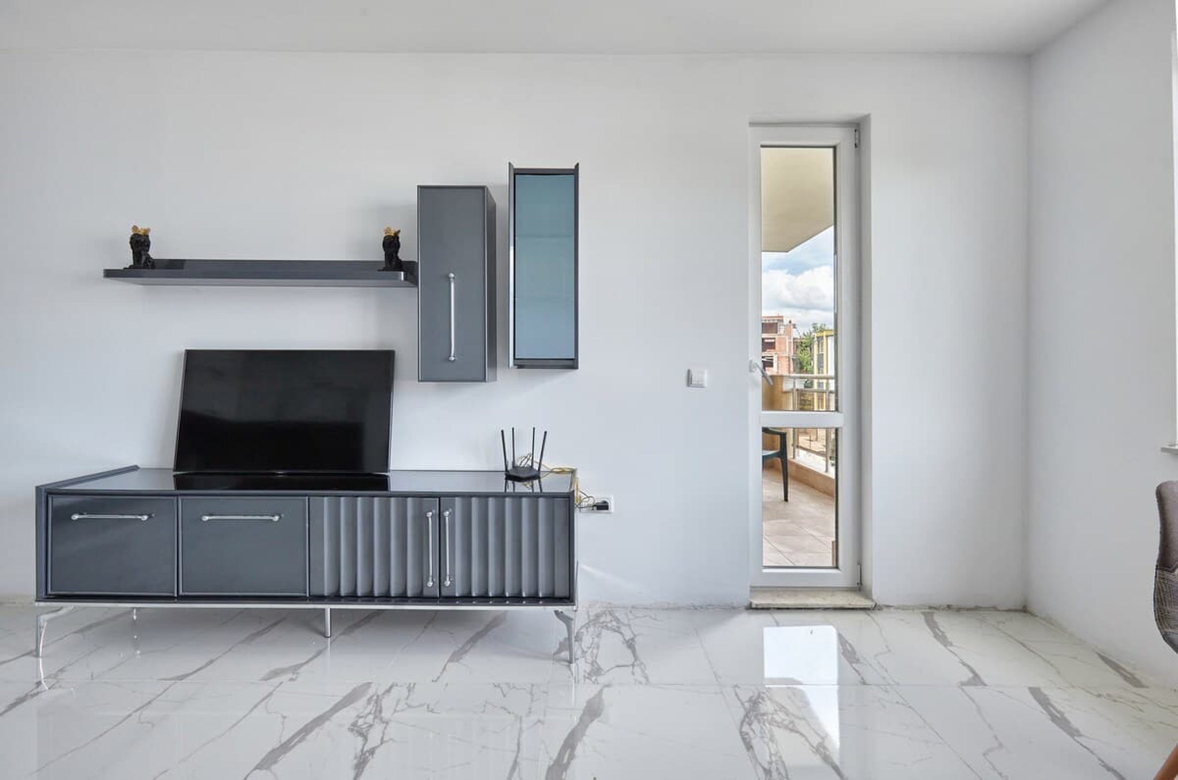 Scoutaround White Logo