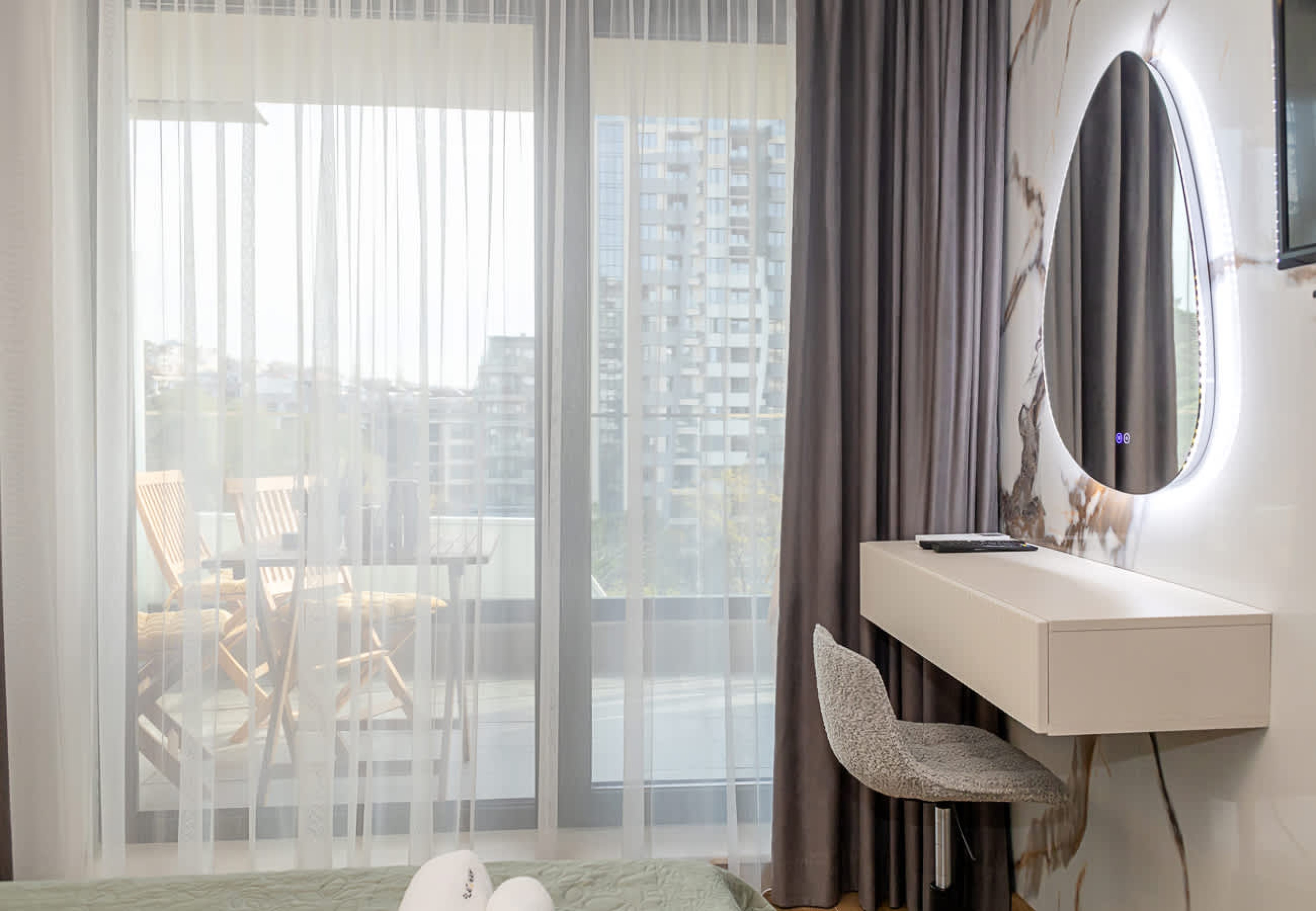 Scoutaround White Logo