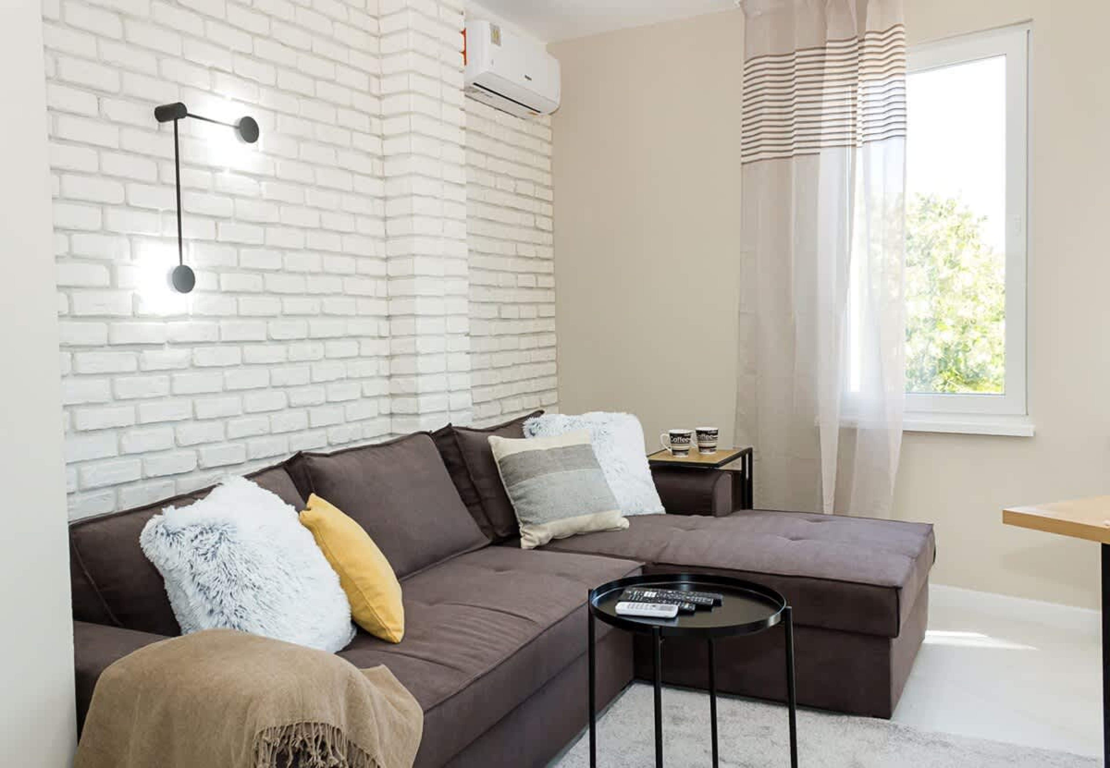 Scoutaround White Logo