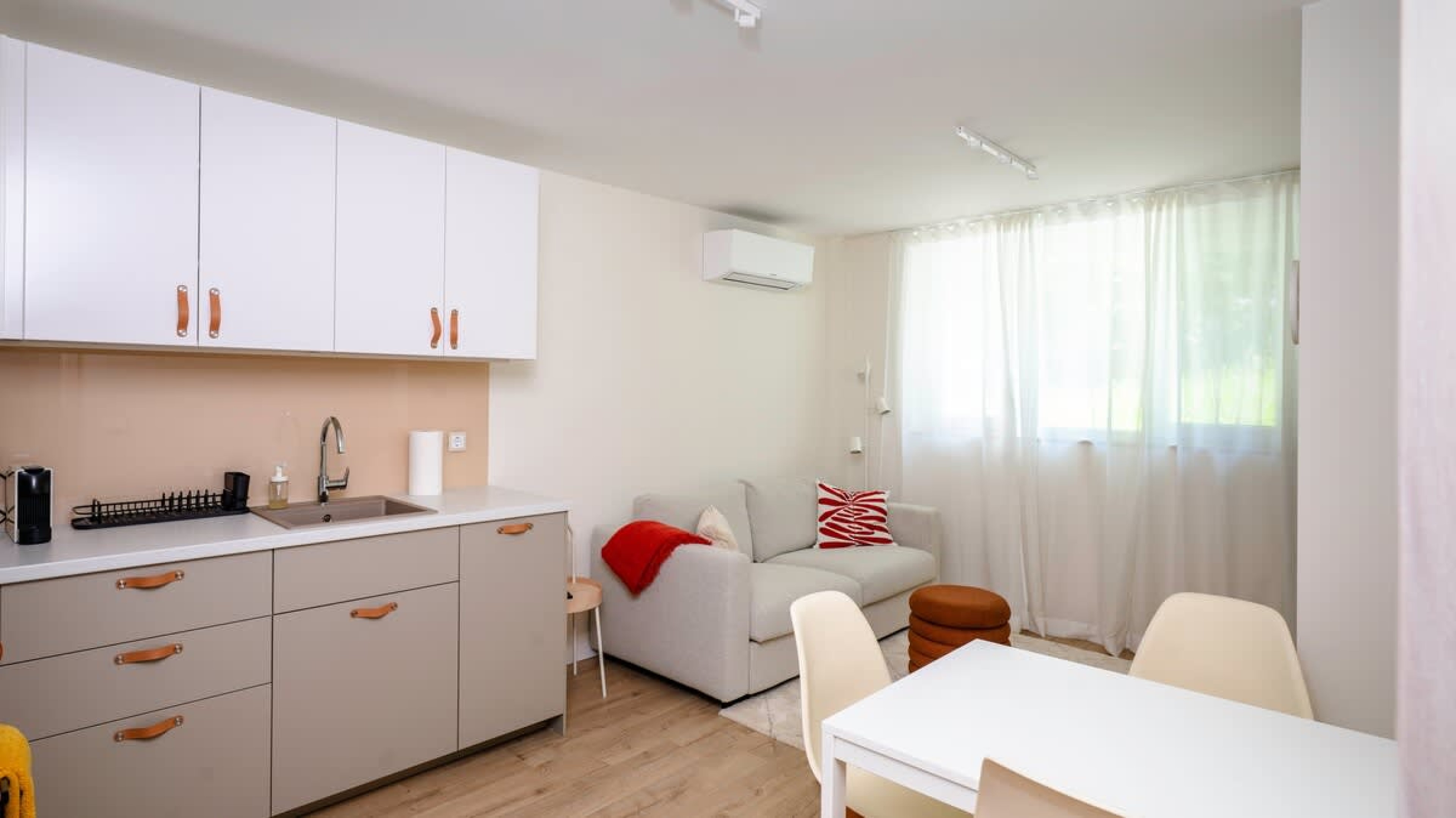 Scoutaround White Logo