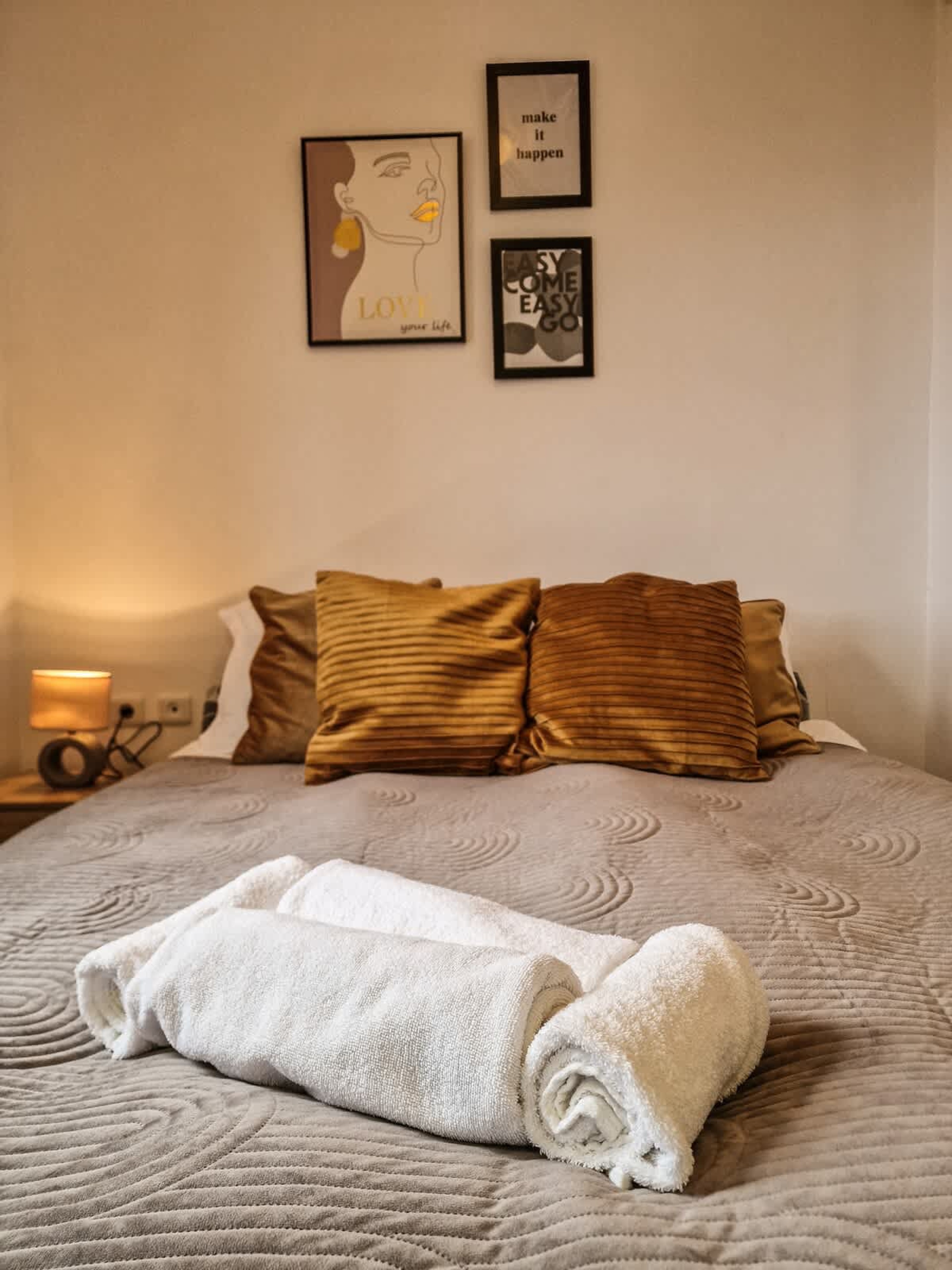 Scoutaround White Logo