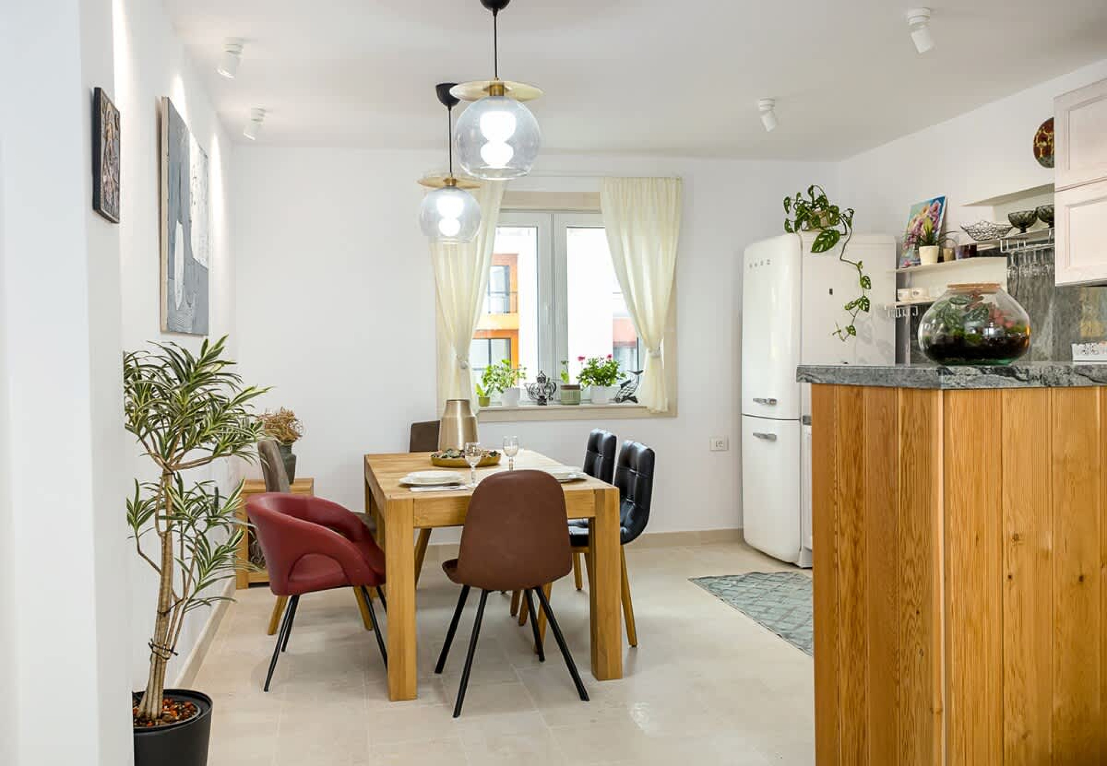 Scoutaround White Logo