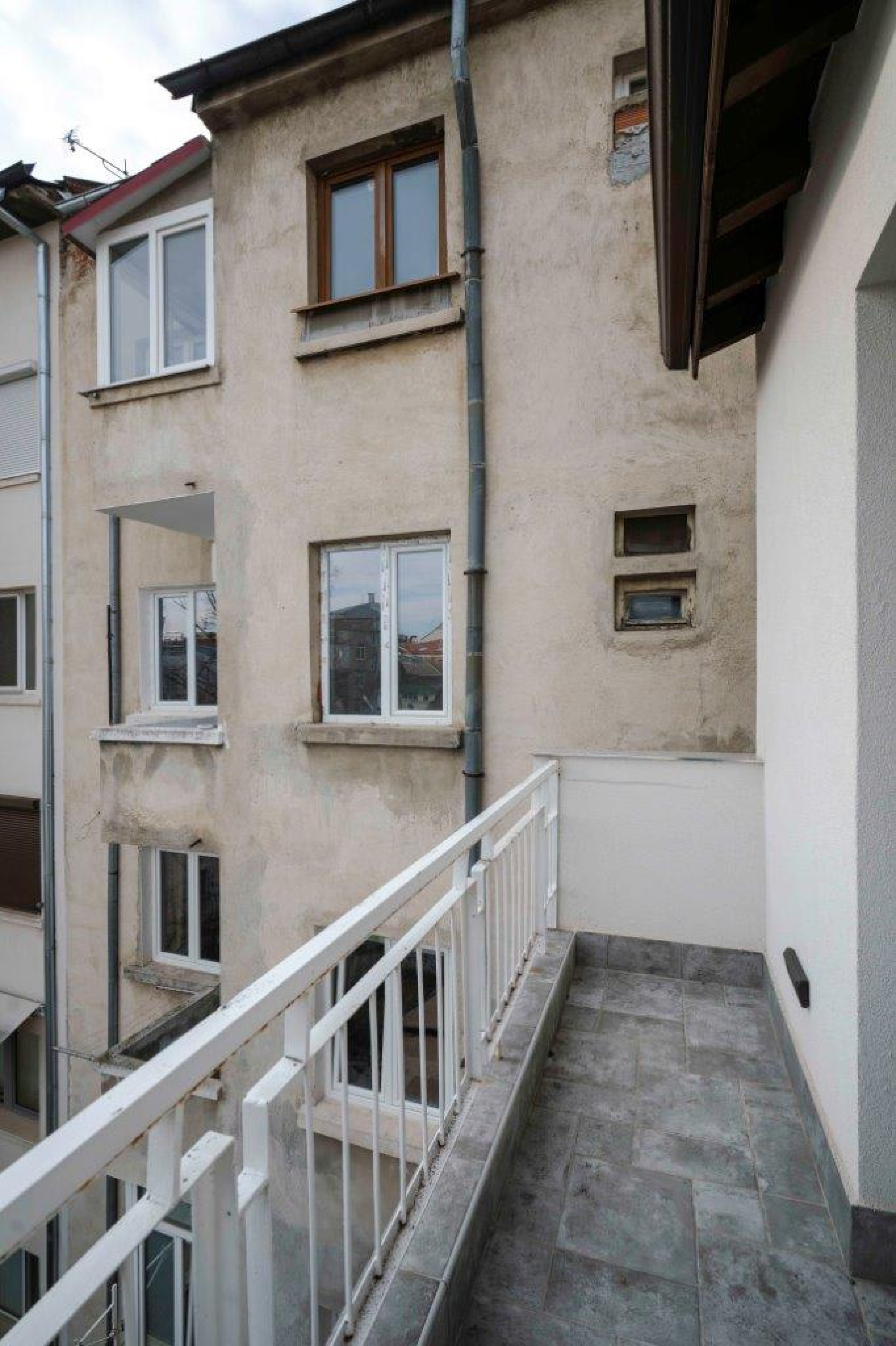 Scoutaround White Logo