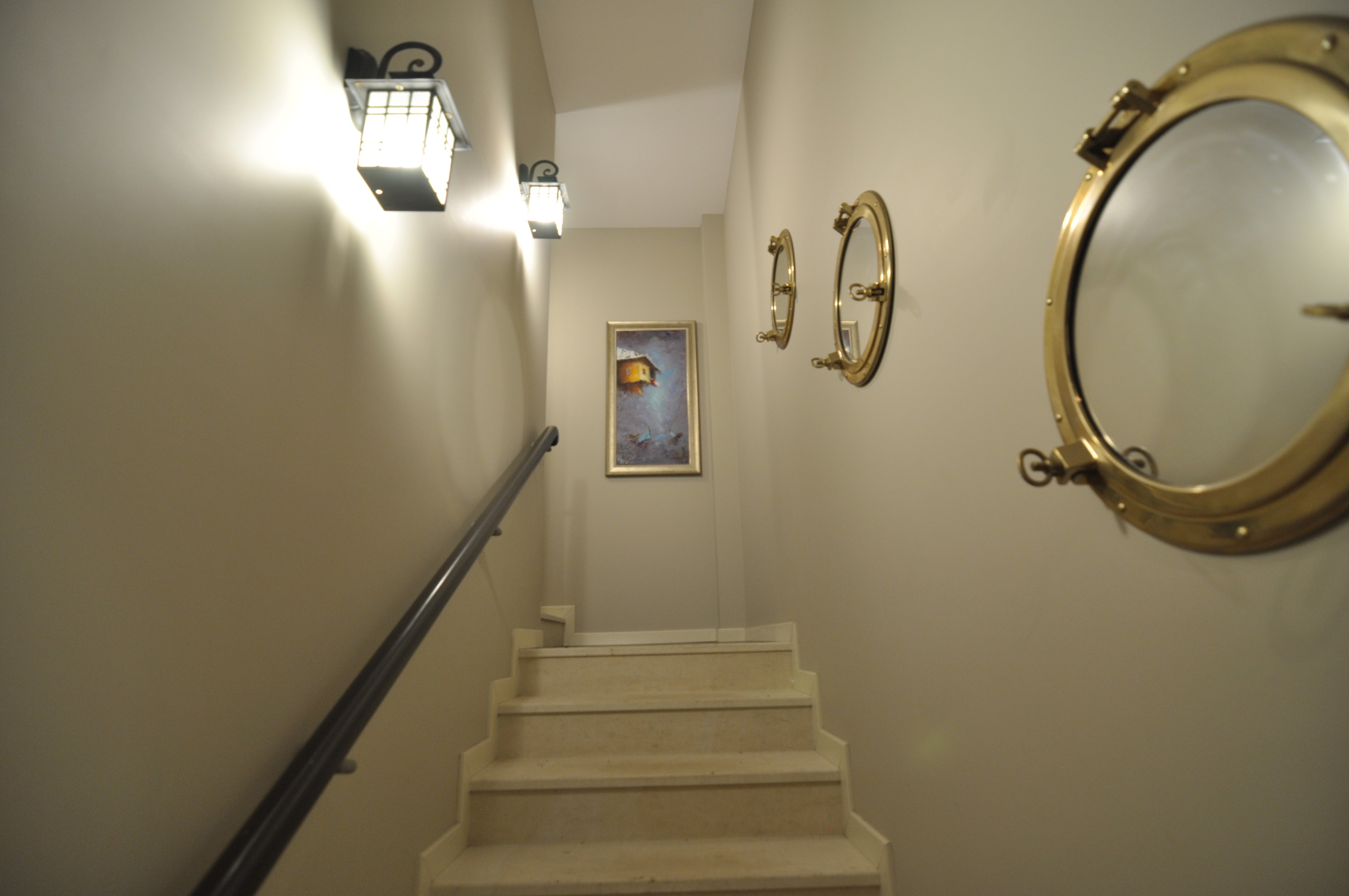 Scoutaround White Logo