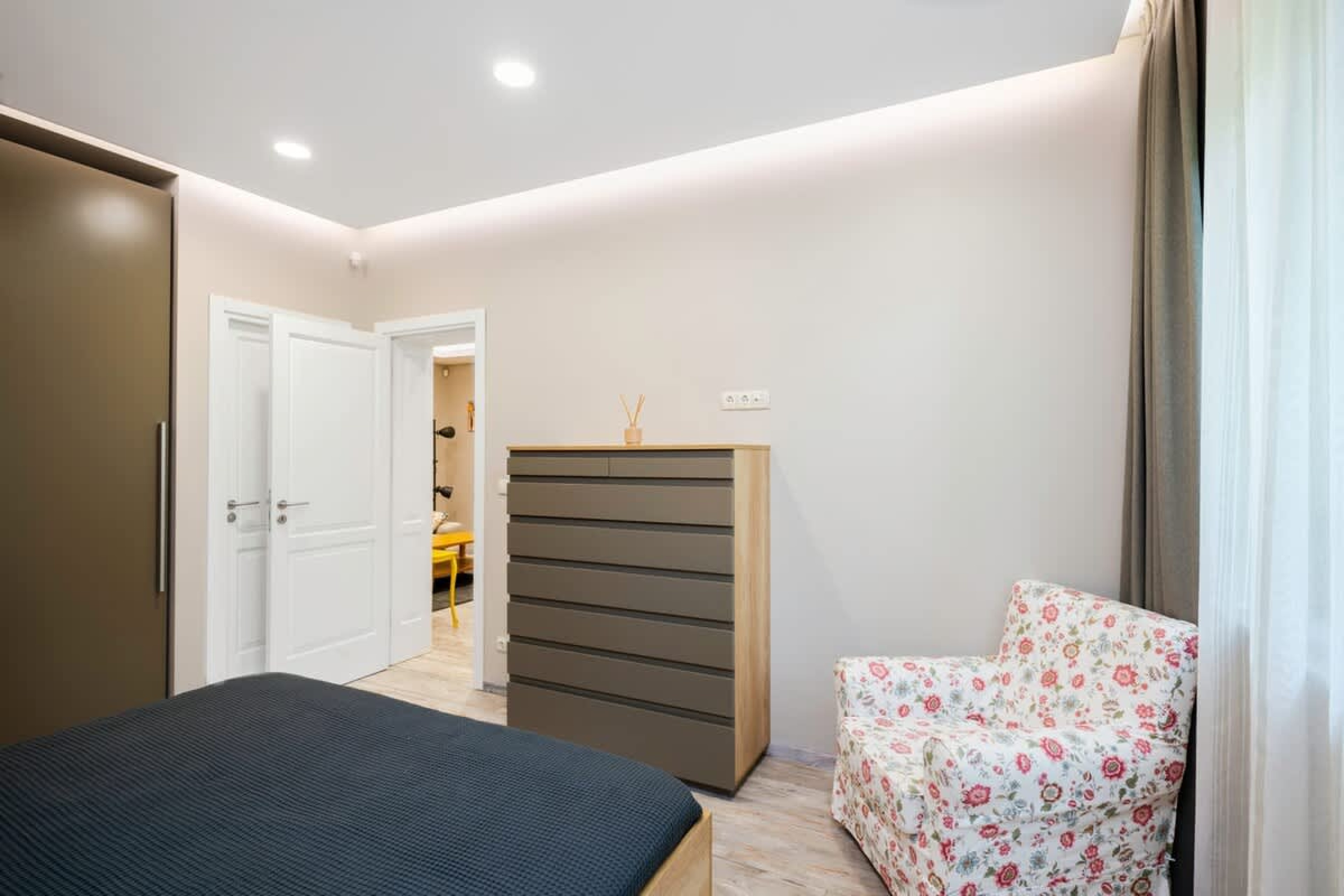 Scoutaround White Logo