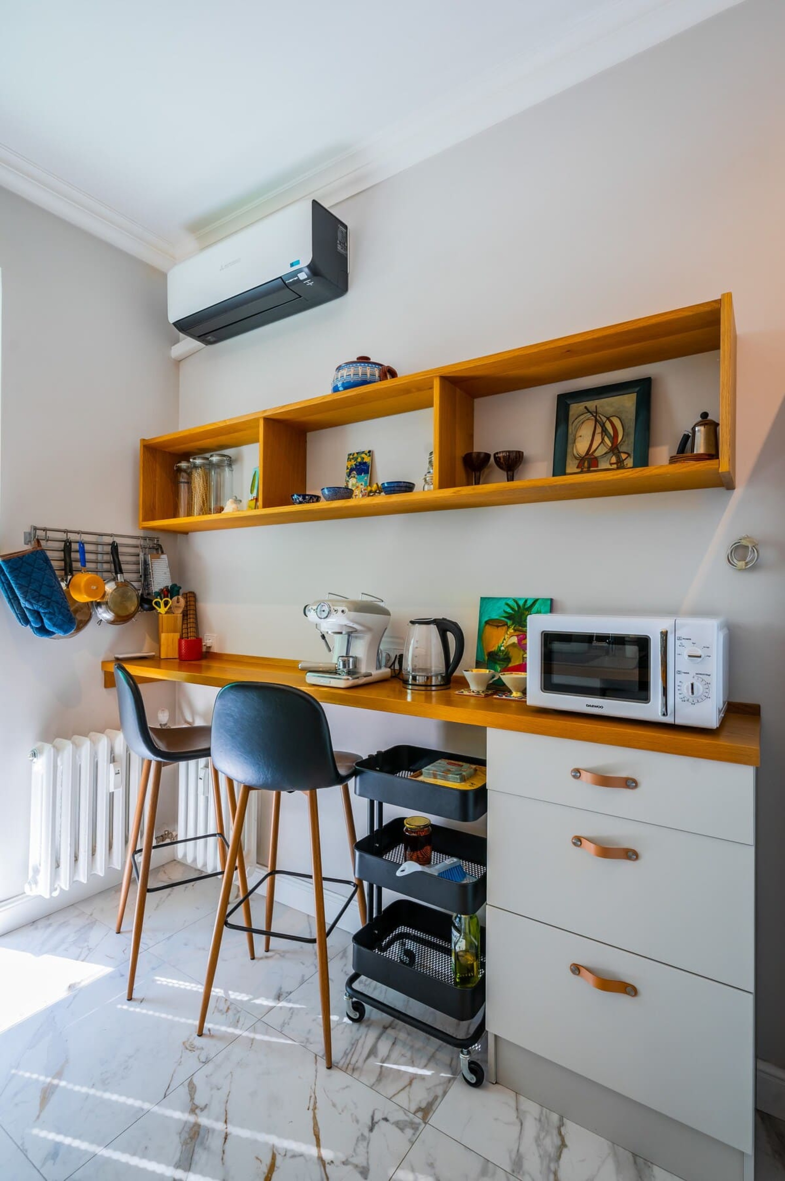 Scoutaround White Logo