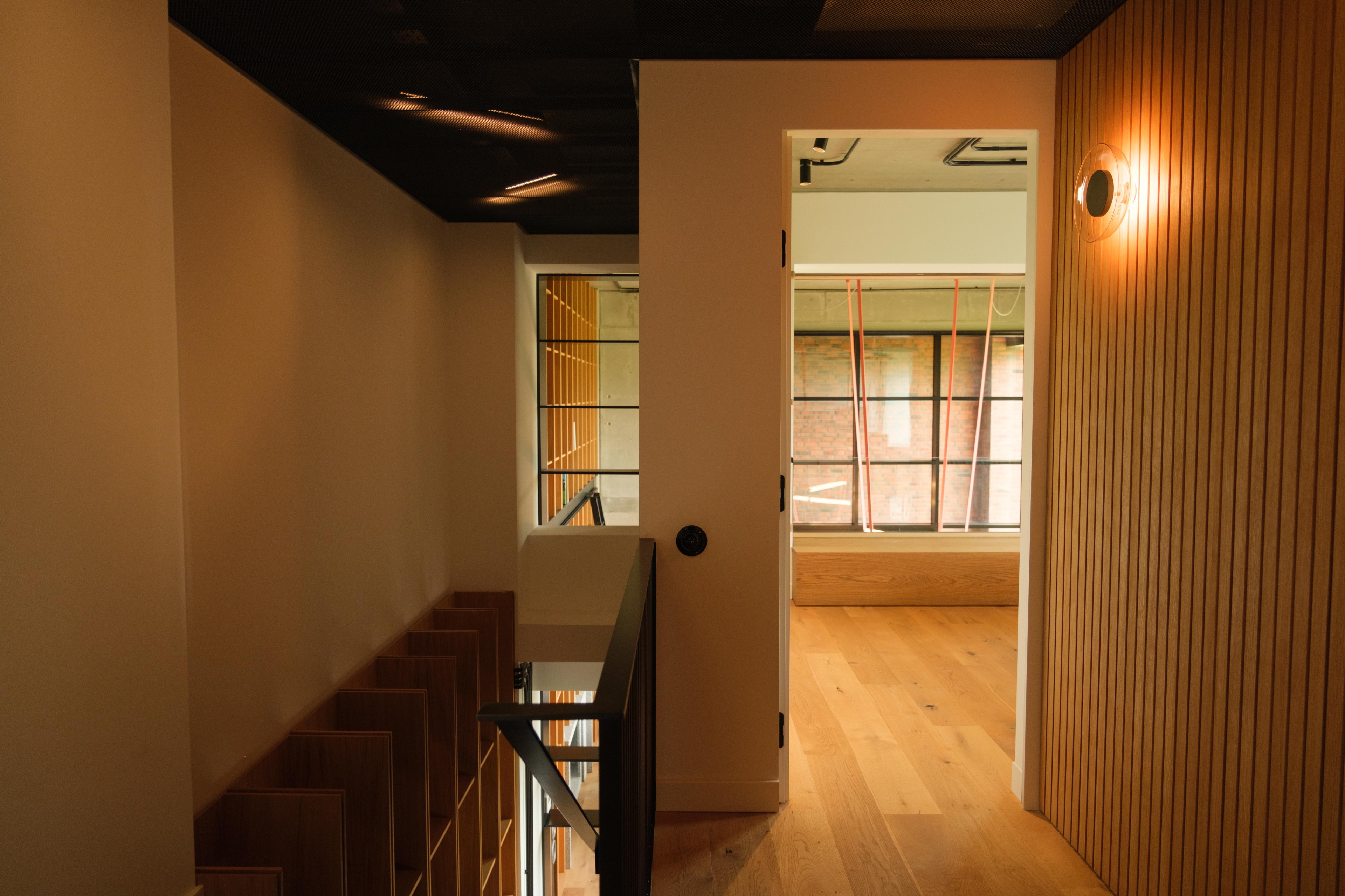 Scoutaround White Logo