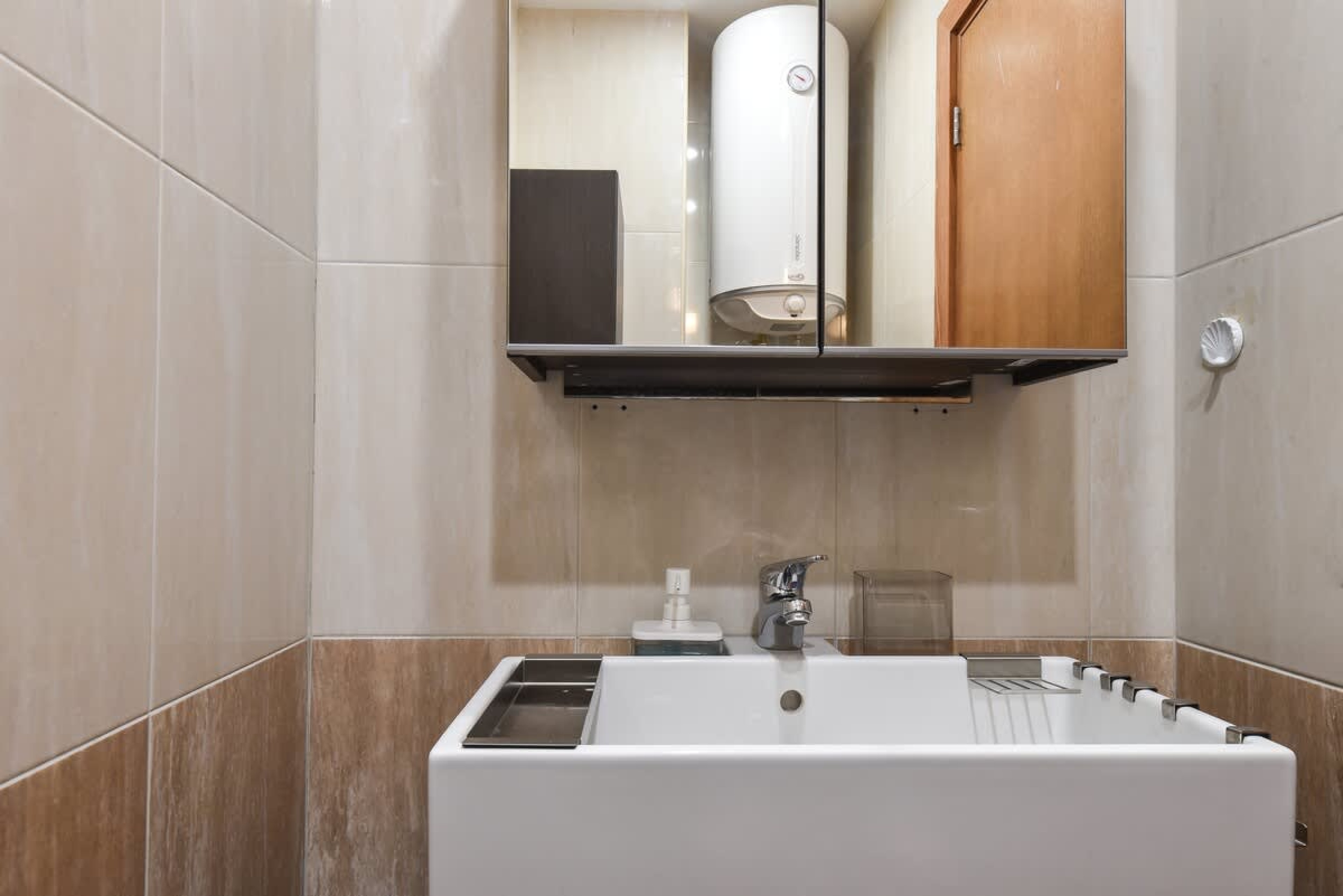 Scoutaround White Logo