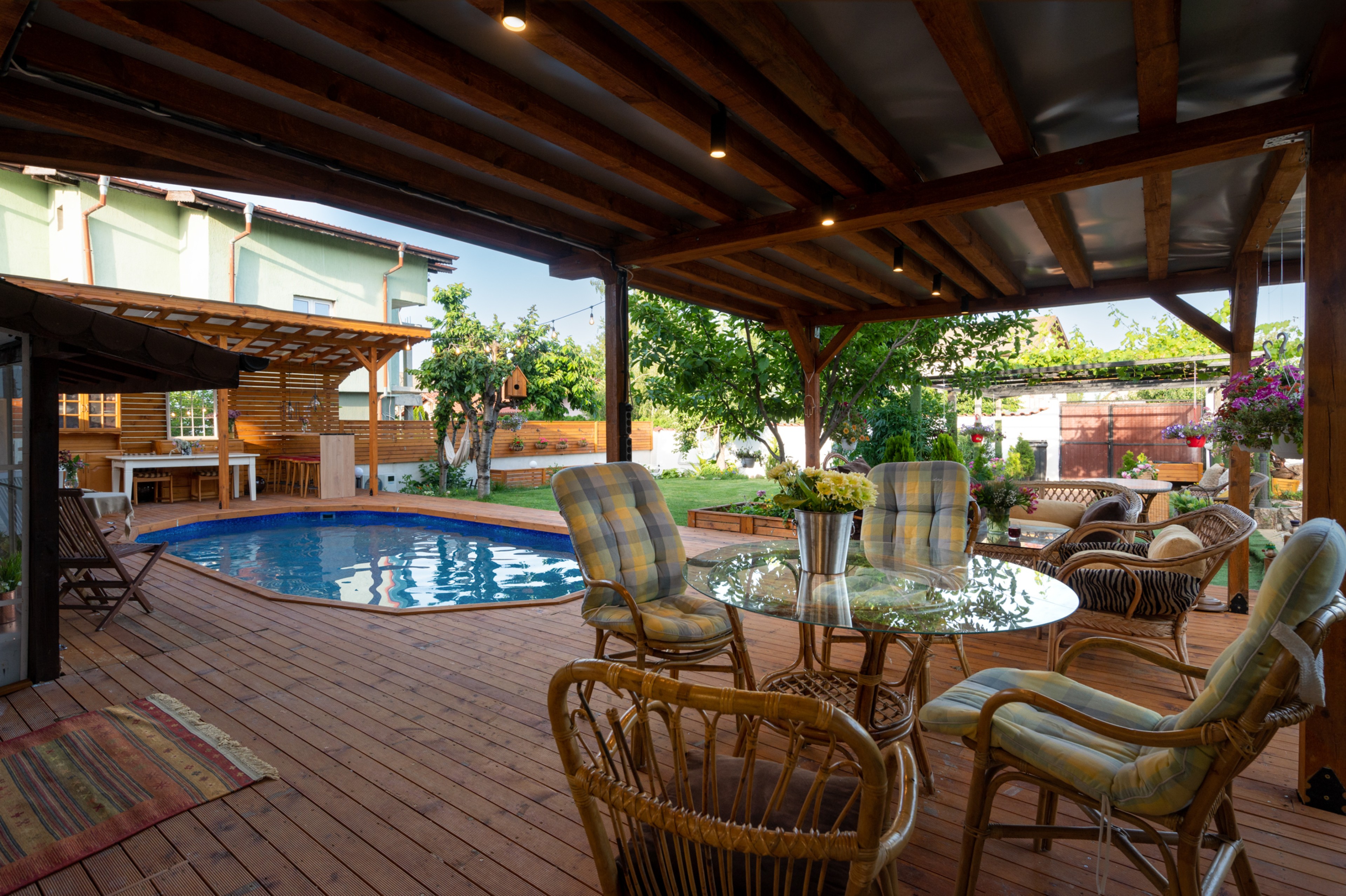 Scoutaround White Logo