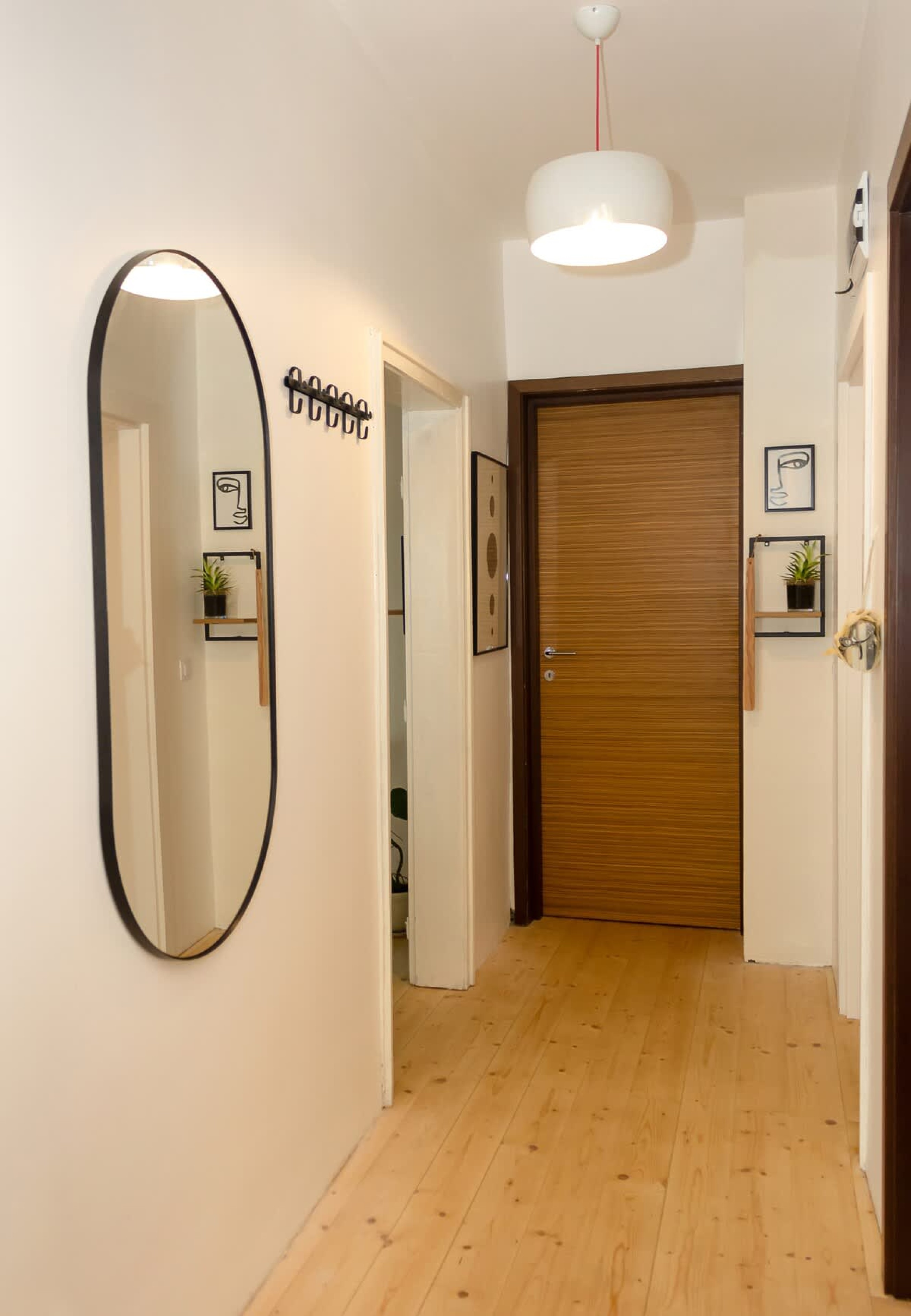 Bright &amp; Spacious Apartment with a Charming Balcon - Photo 21