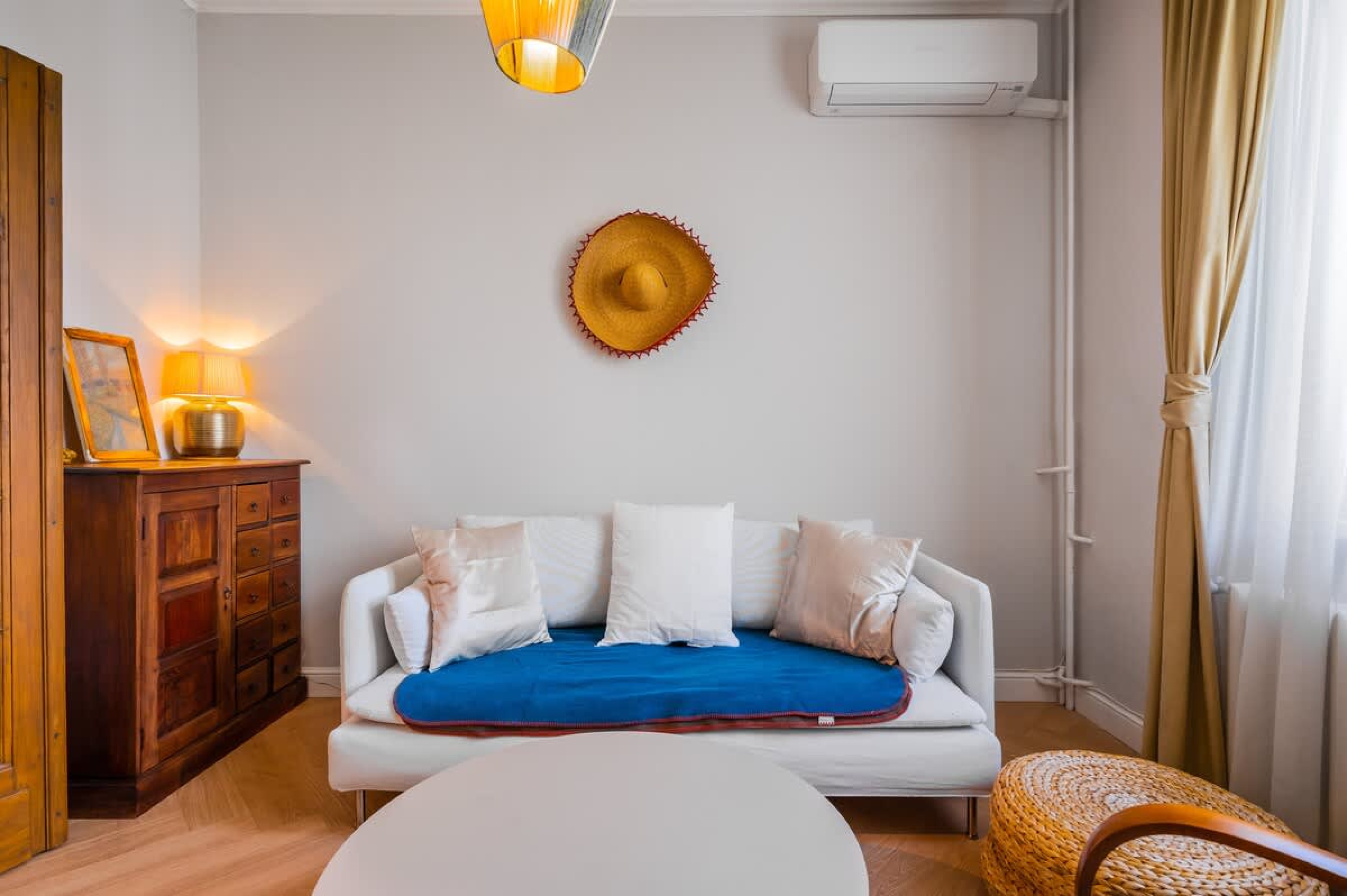 Scoutaround White Logo