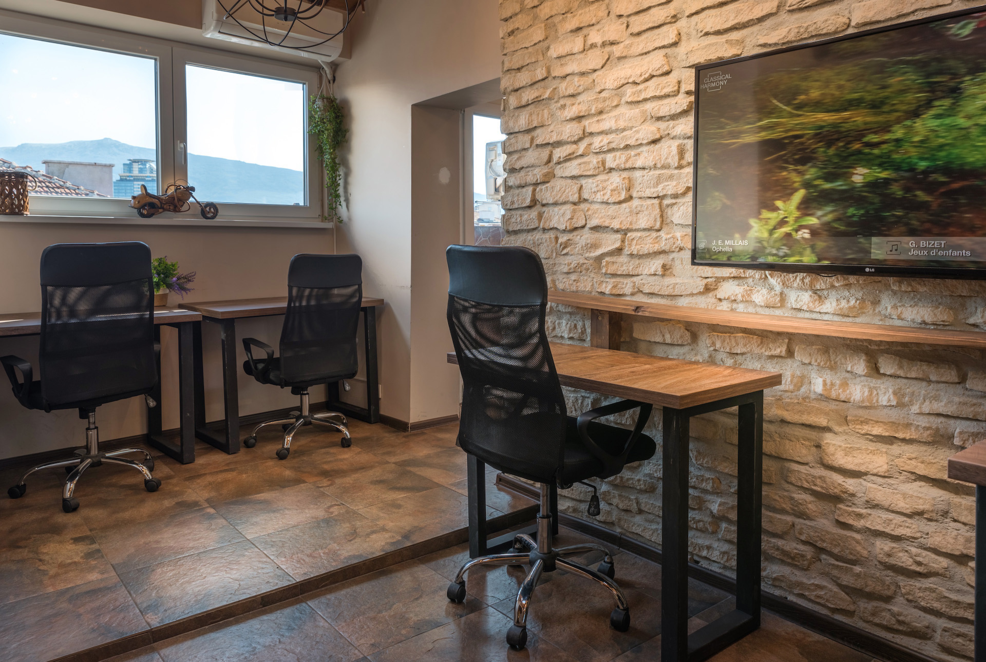 Scoutaround White Logo