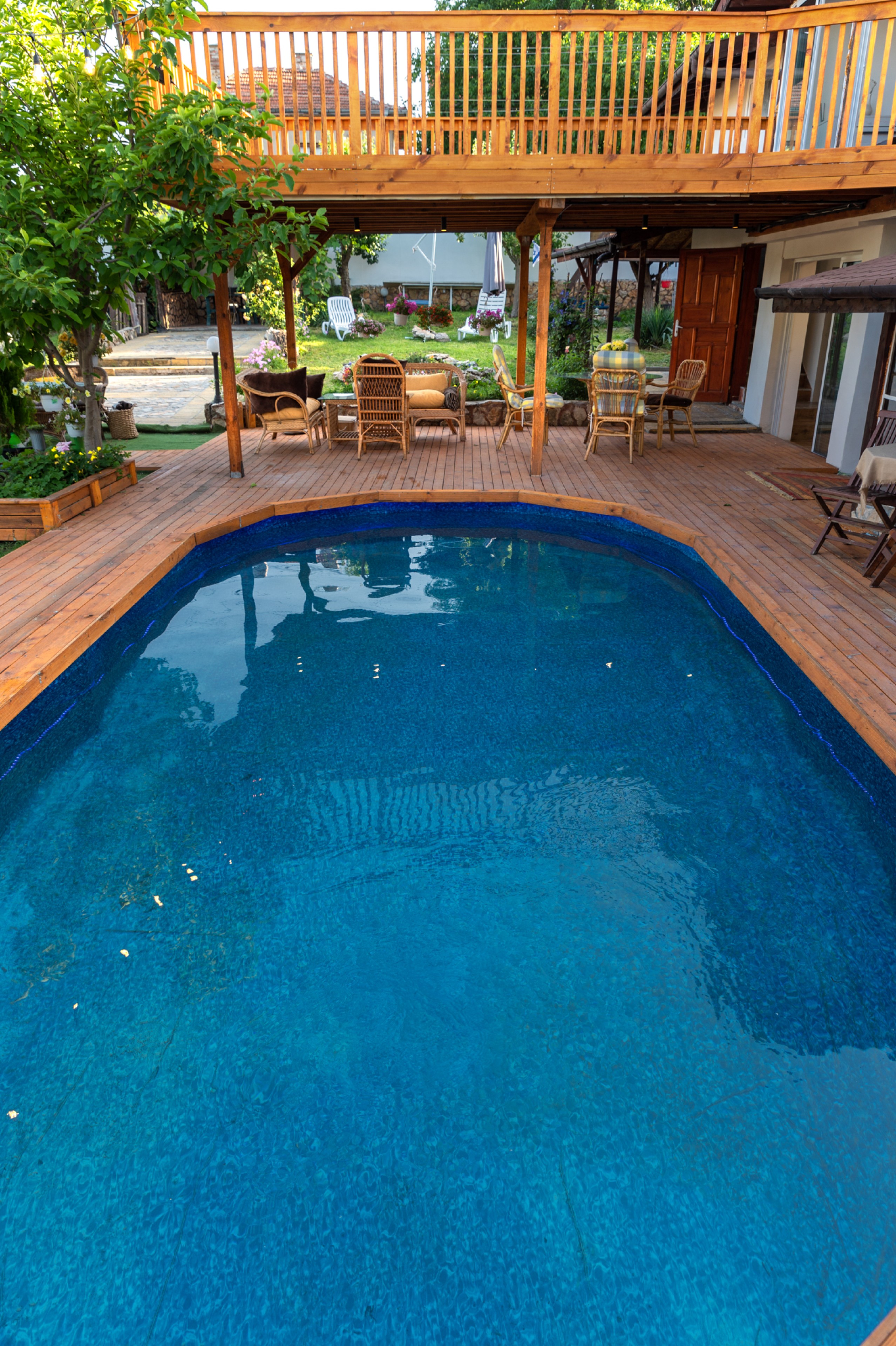 Scoutaround White Logo