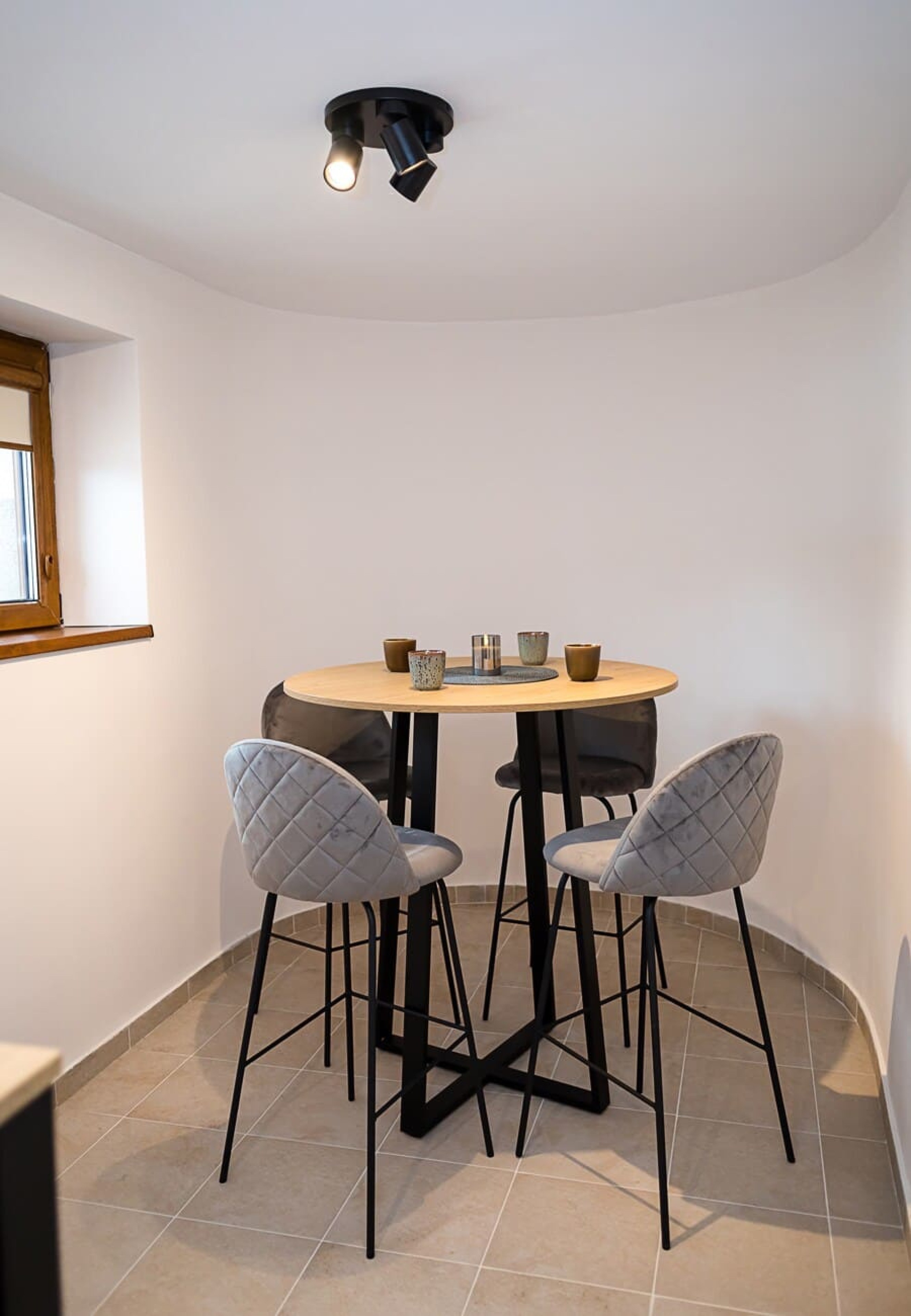 Scoutaround White Logo