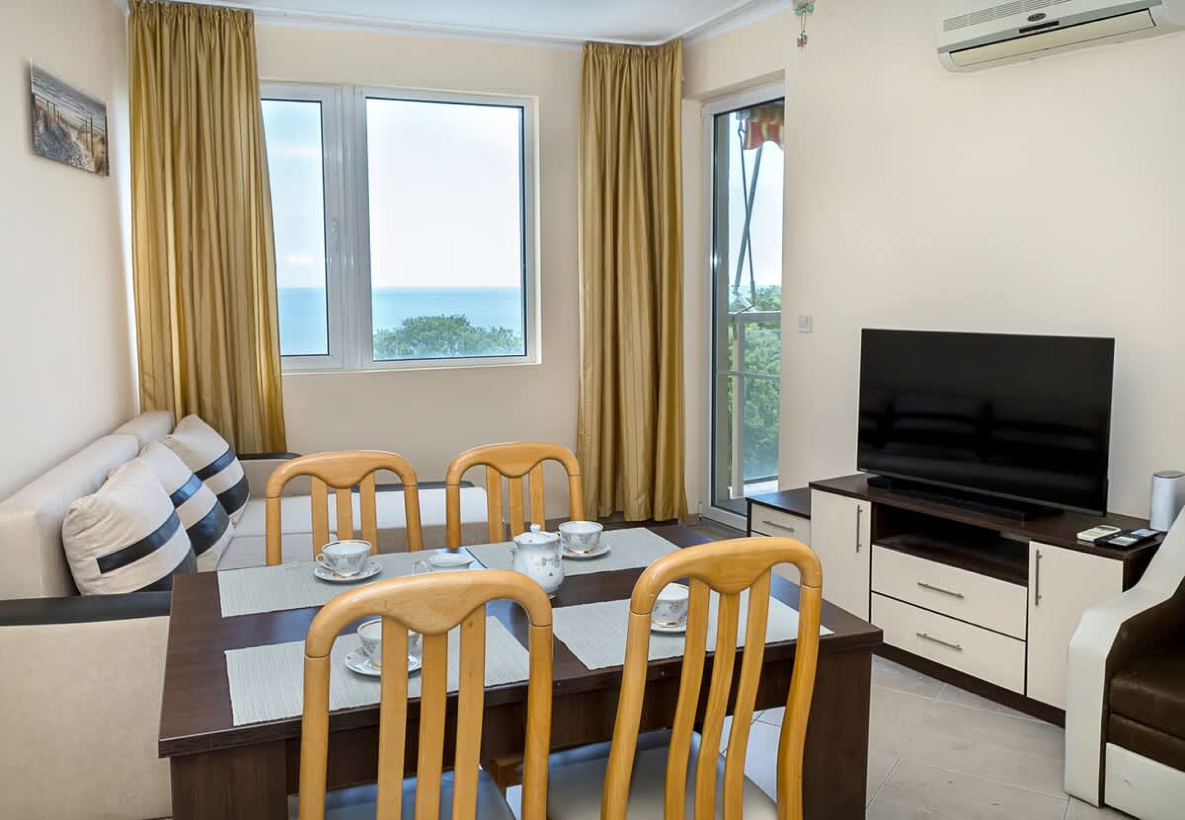 Scoutaround White Logo