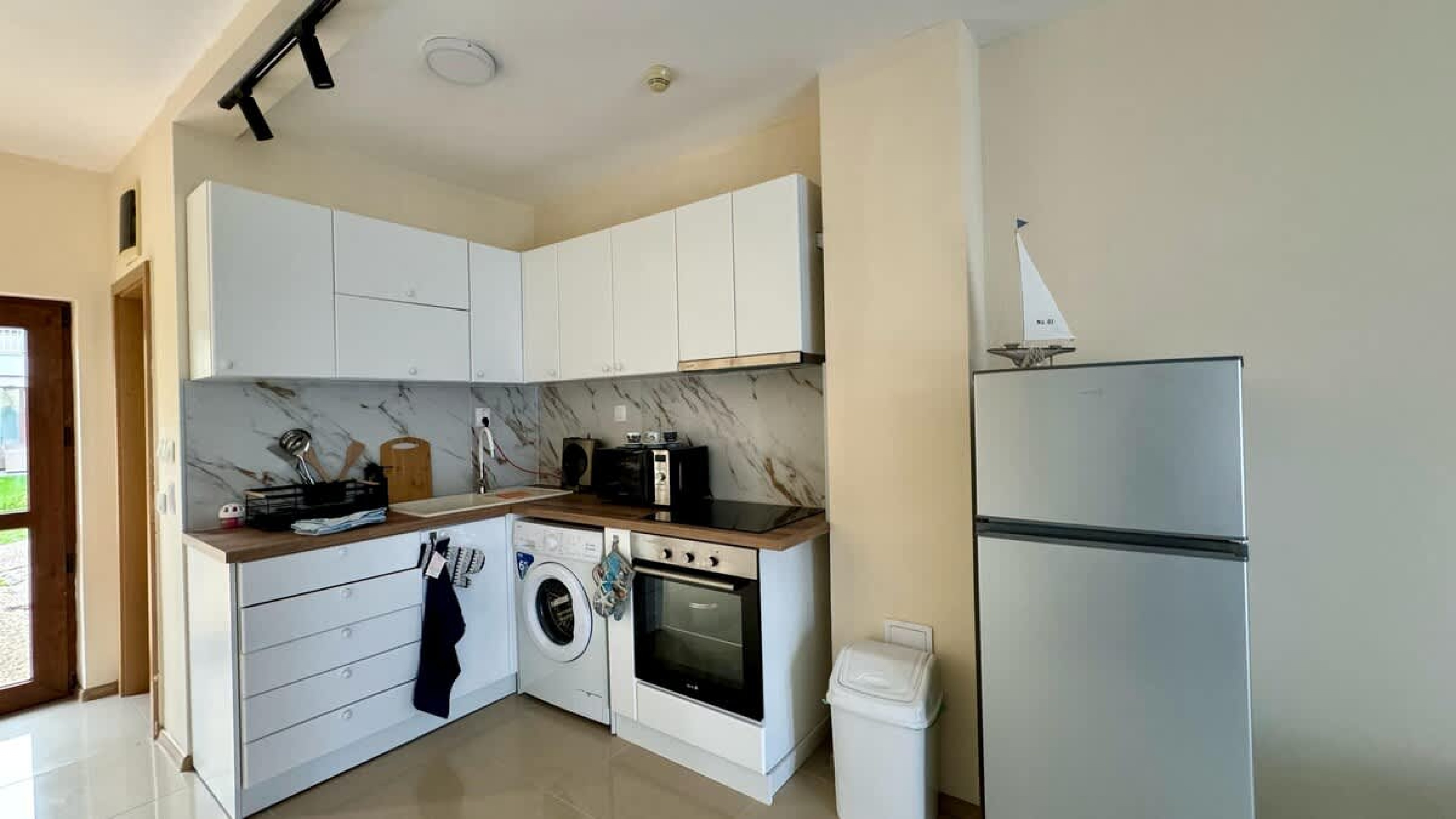 Scoutaround White Logo