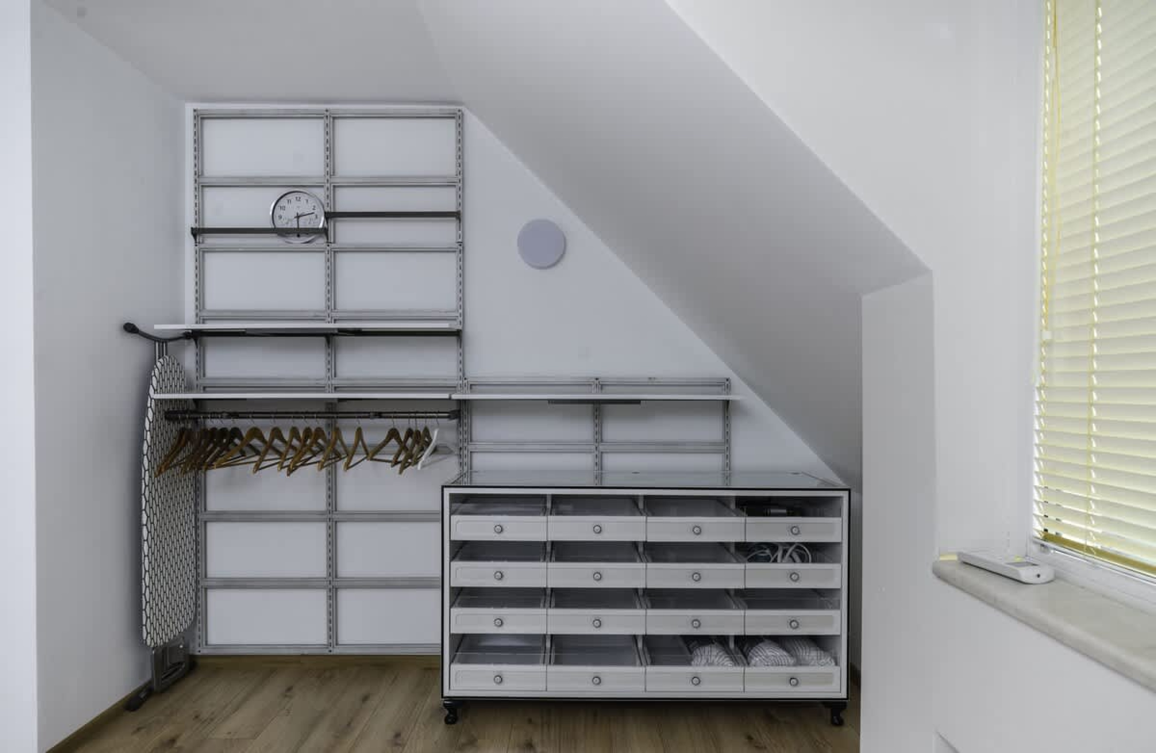 Scoutaround White Logo