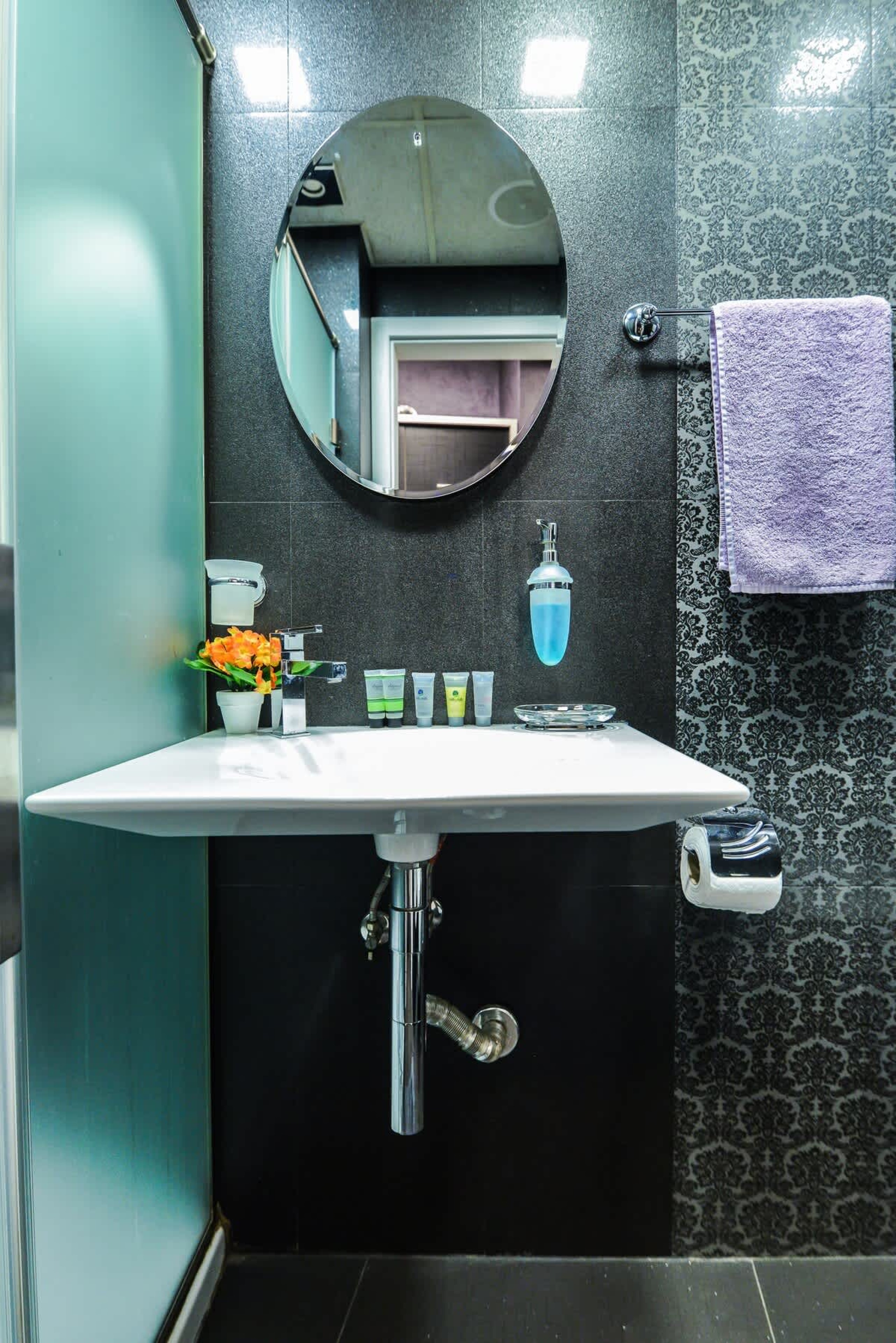 Scoutaround White Logo