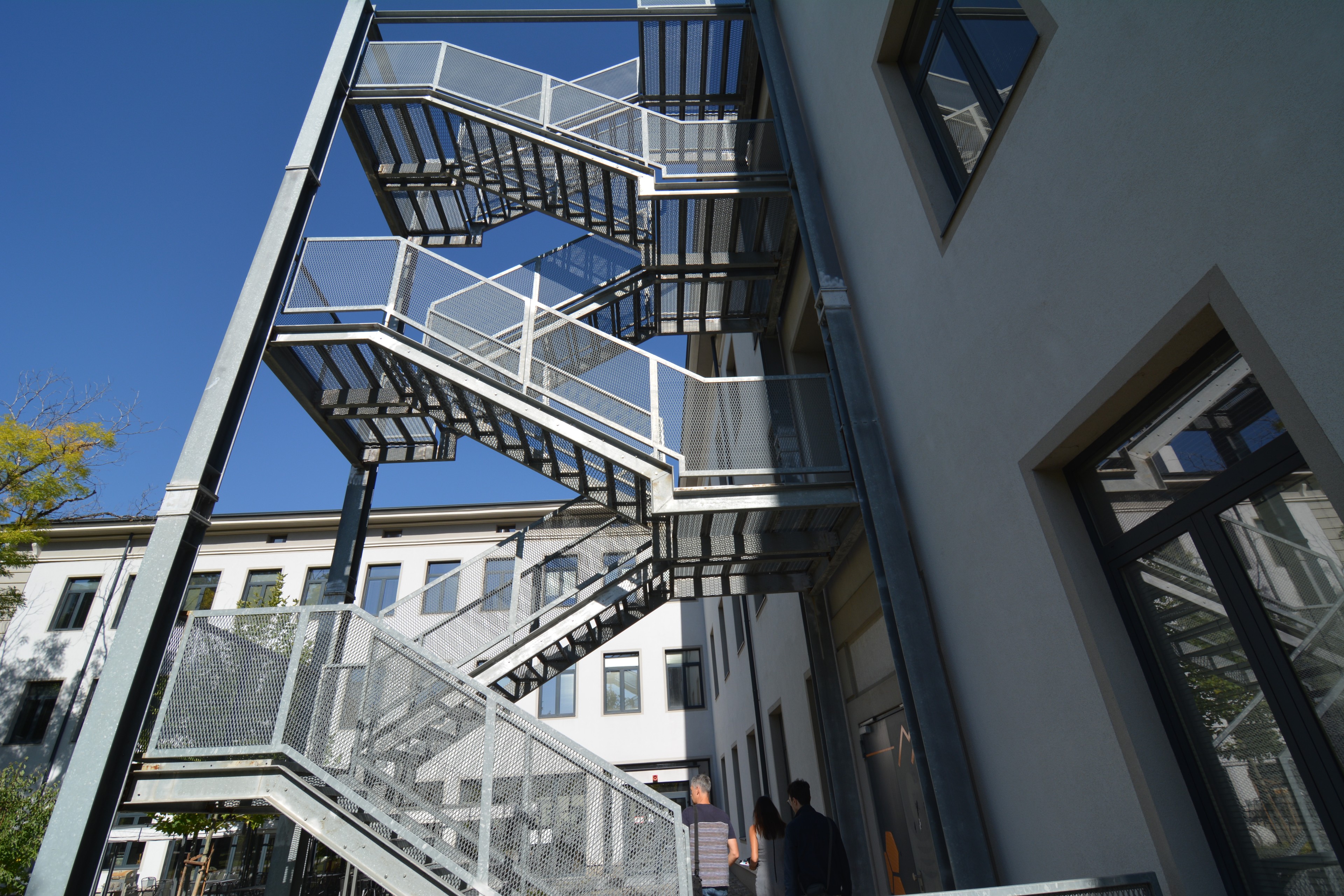 Scoutaround White Logo