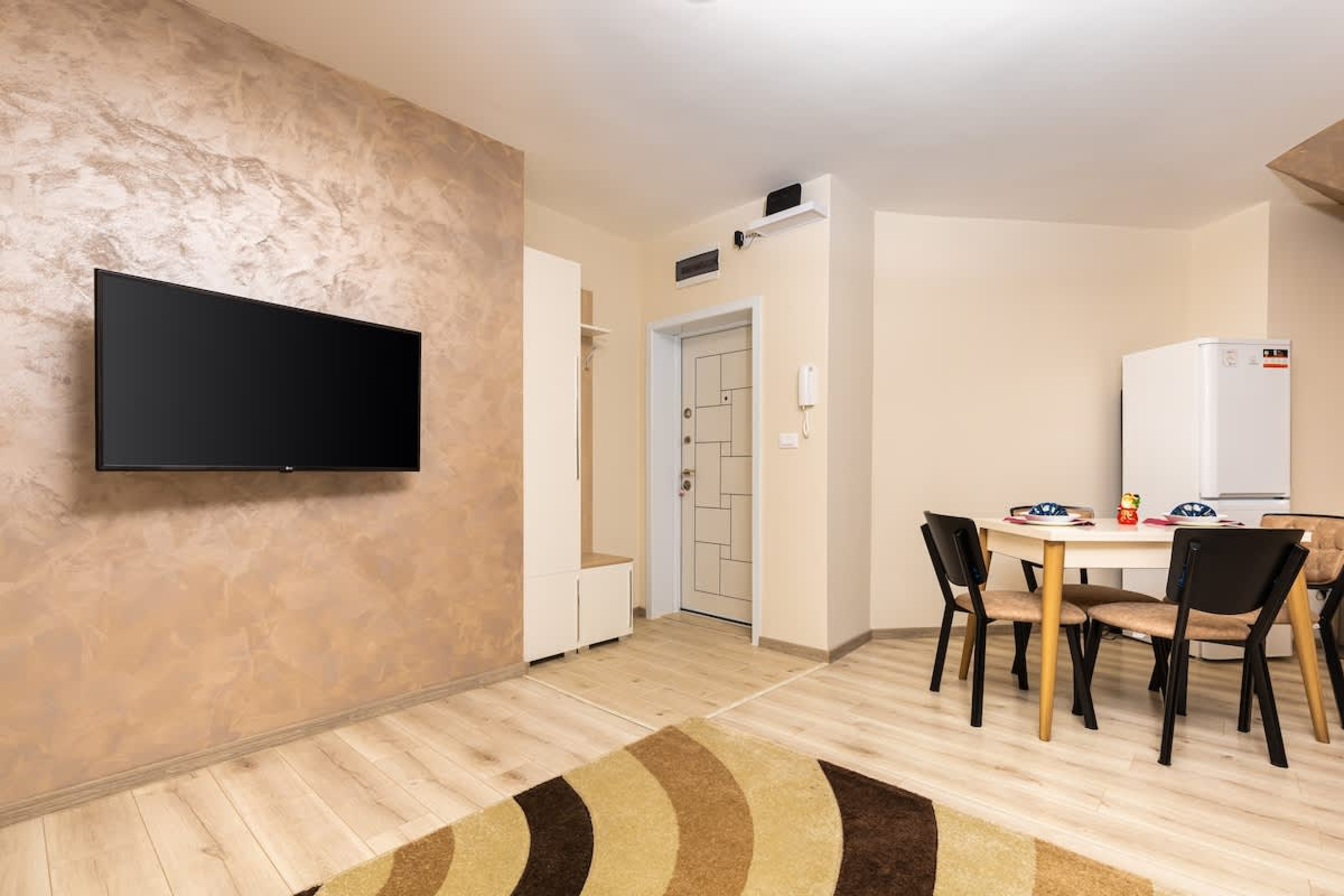 Scoutaround White Logo