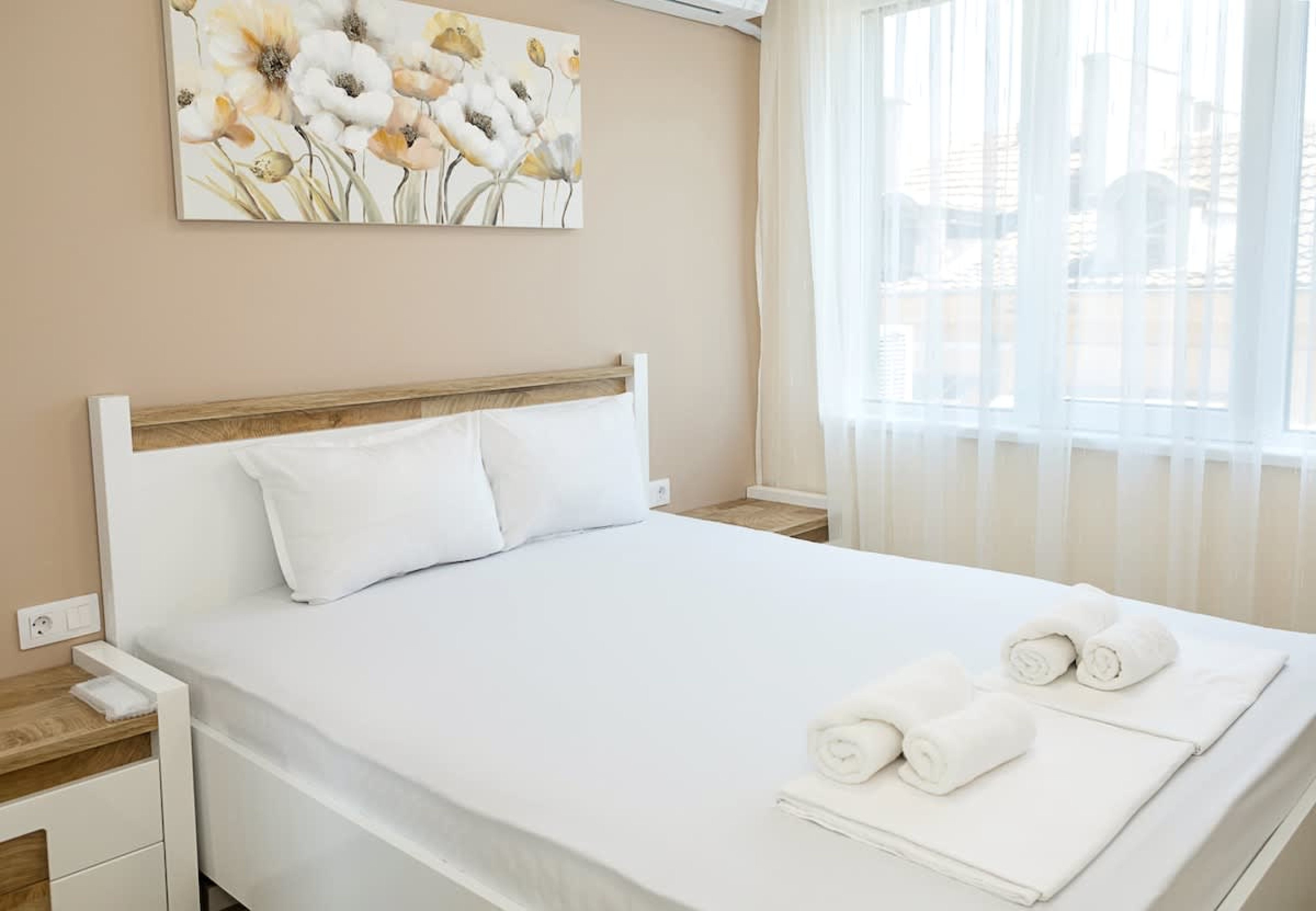 Scoutaround White Logo