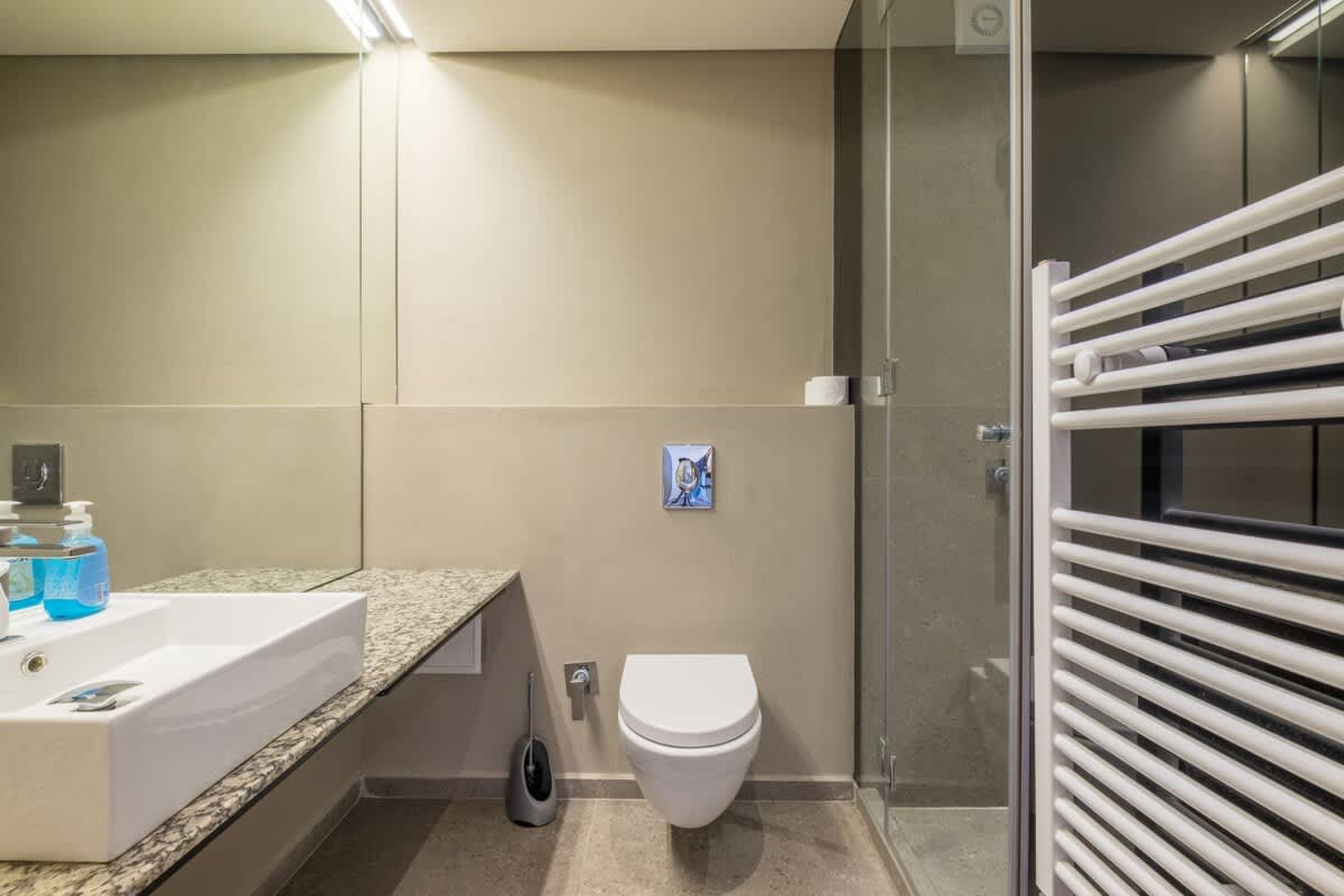 Scoutaround White Logo