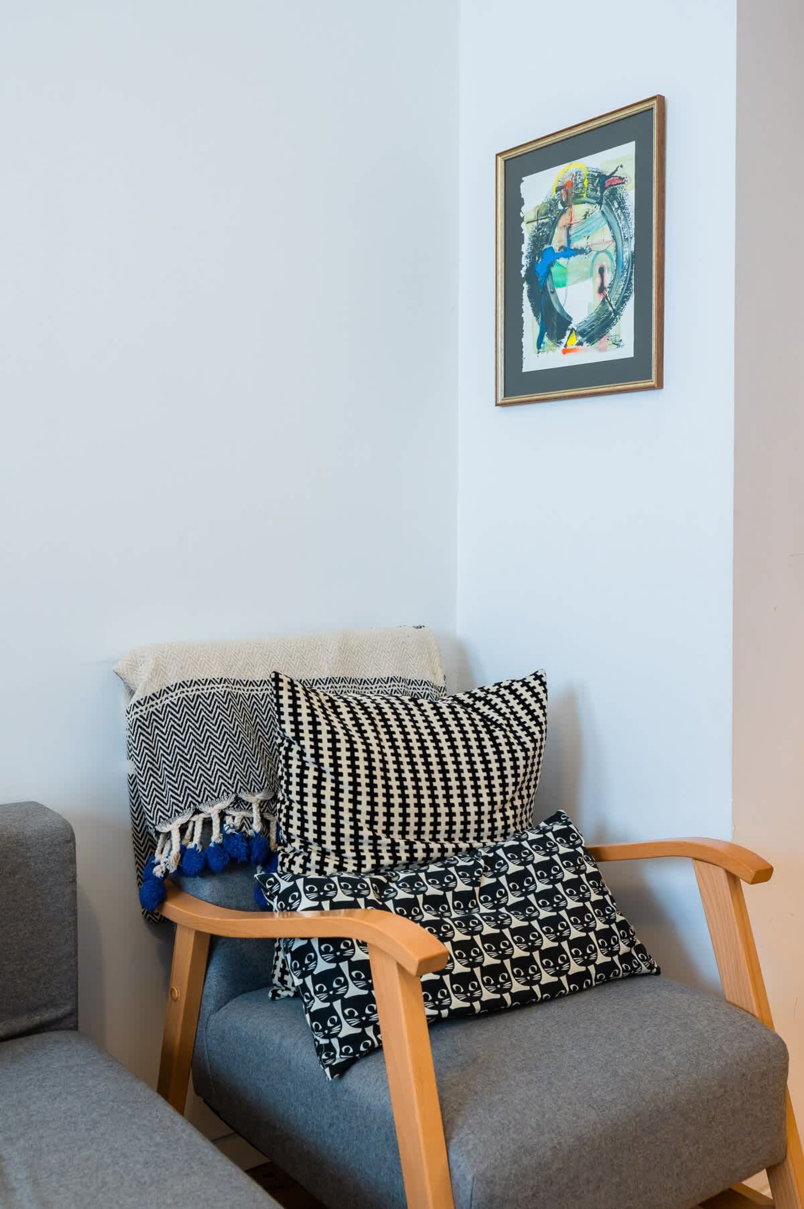 Scoutaround White Logo