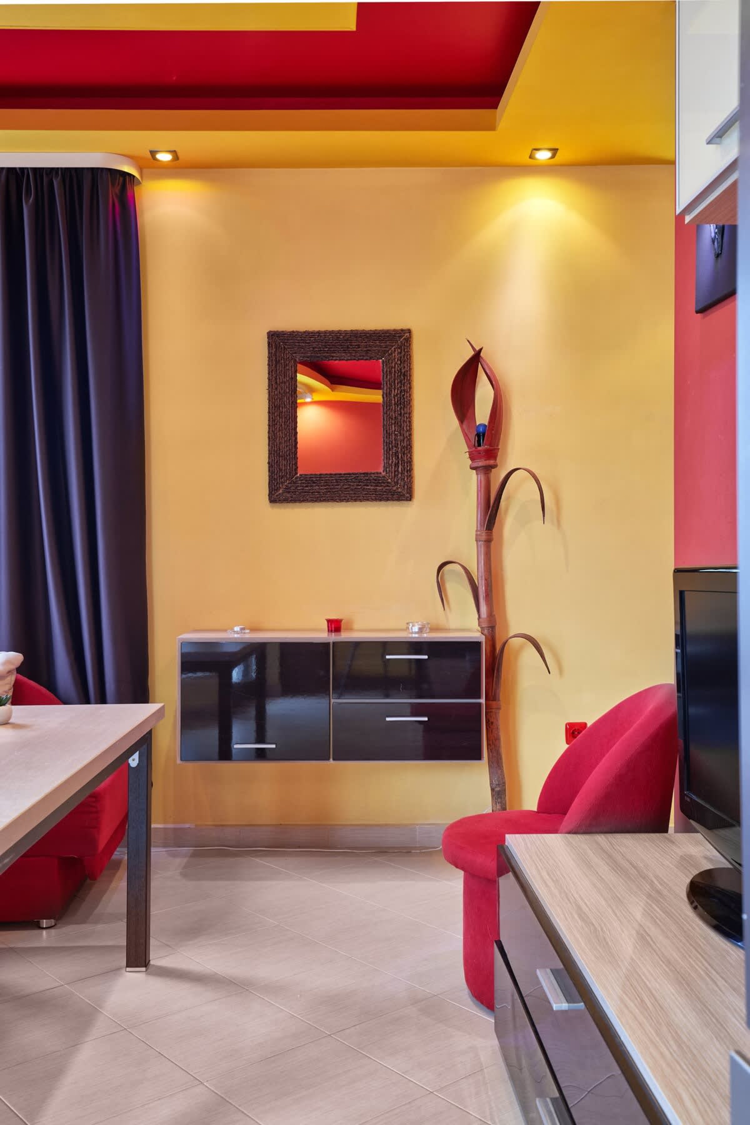 Scoutaround White Logo