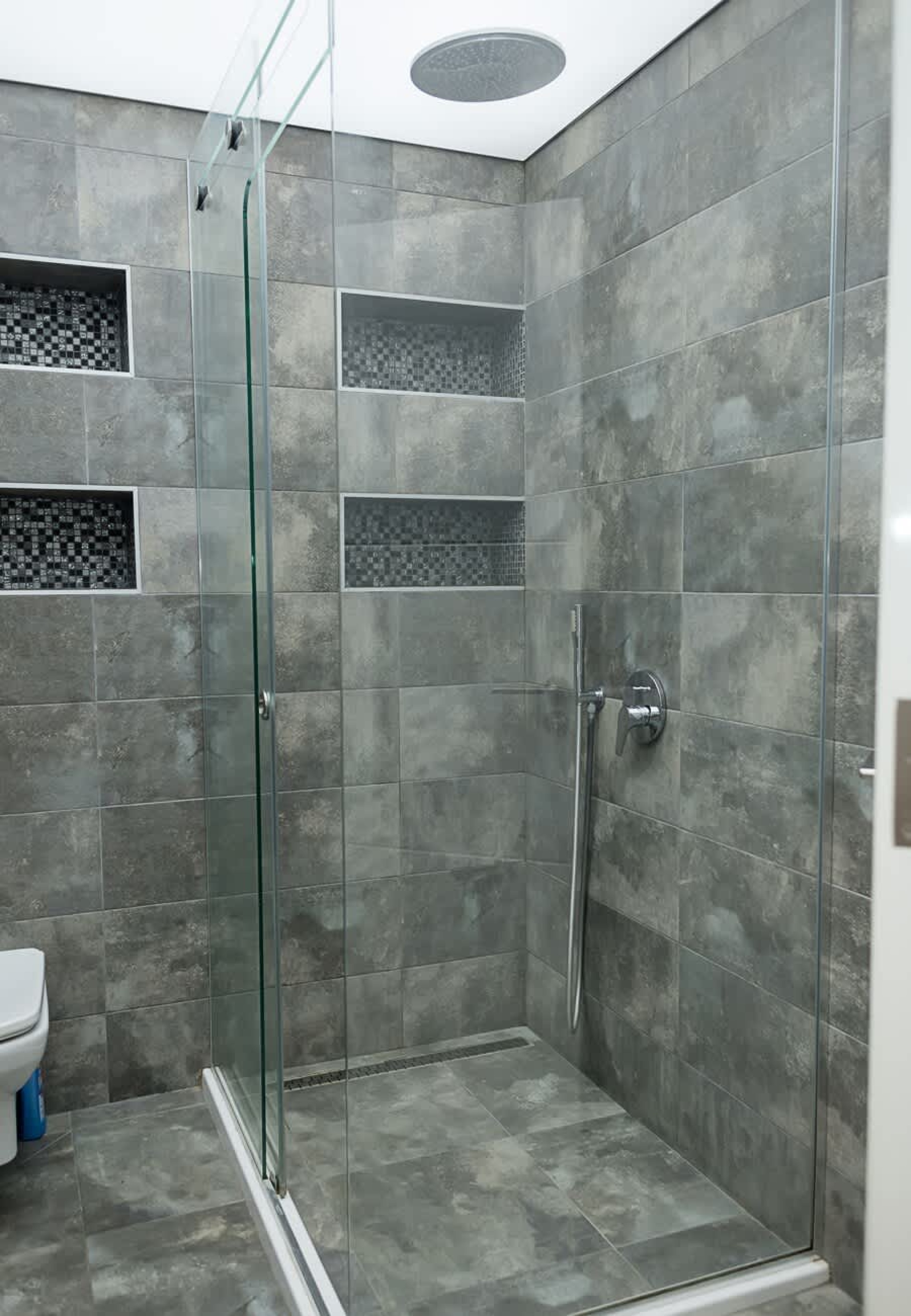 Modern Elegance in Varna – Spacious 3-Bedroom Home - Photo 22