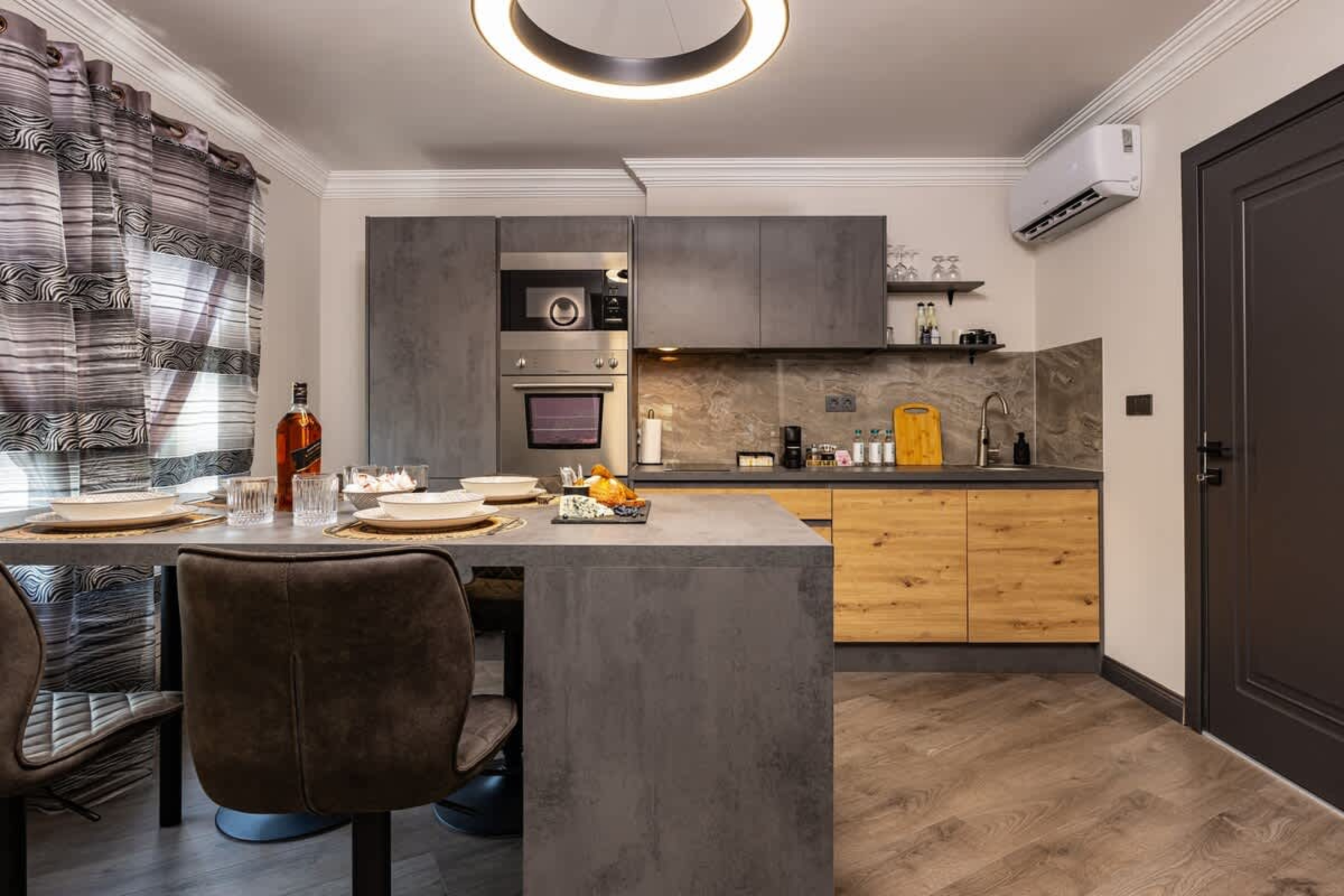 Scoutaround White Logo