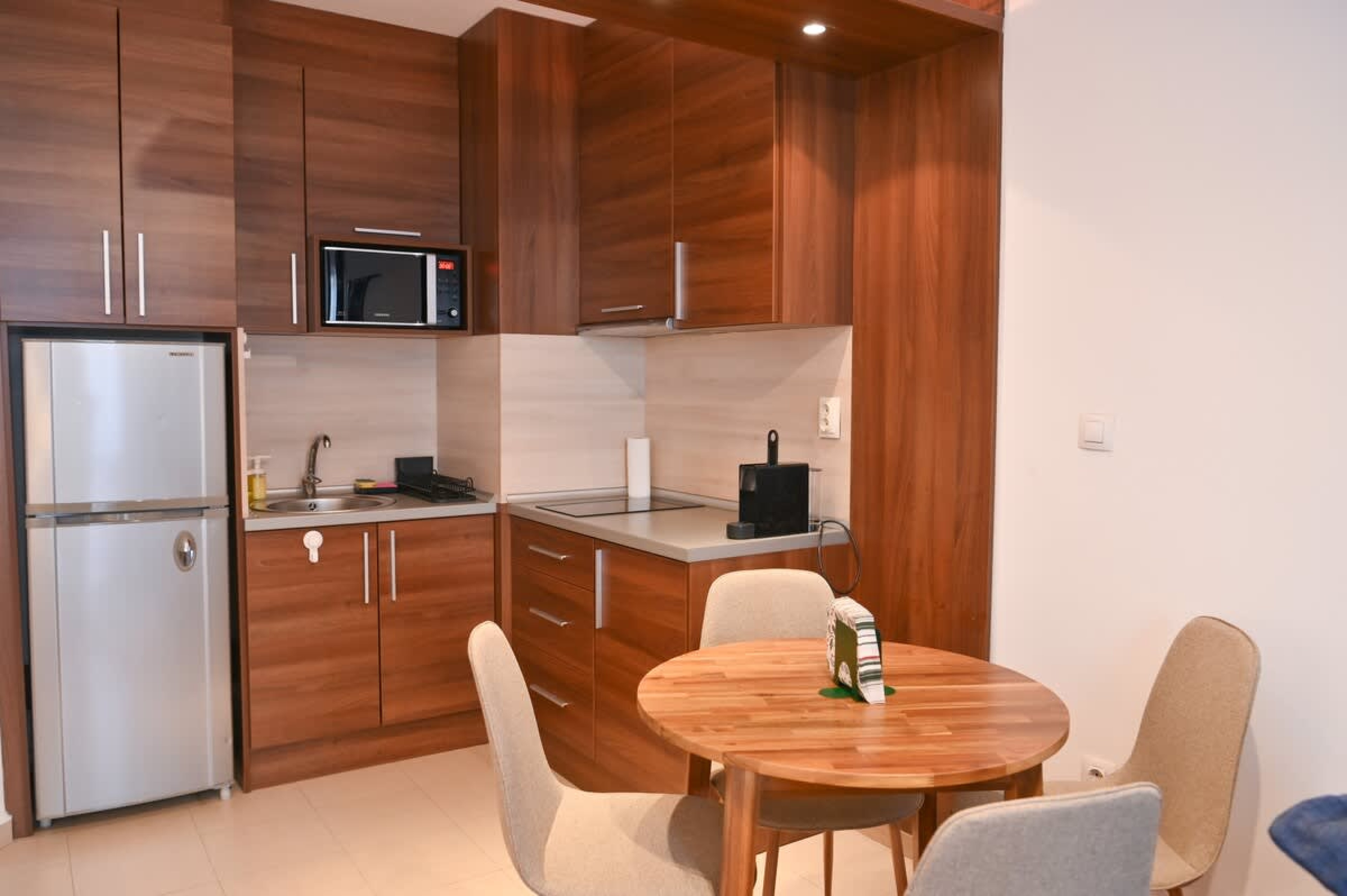 Scoutaround White Logo