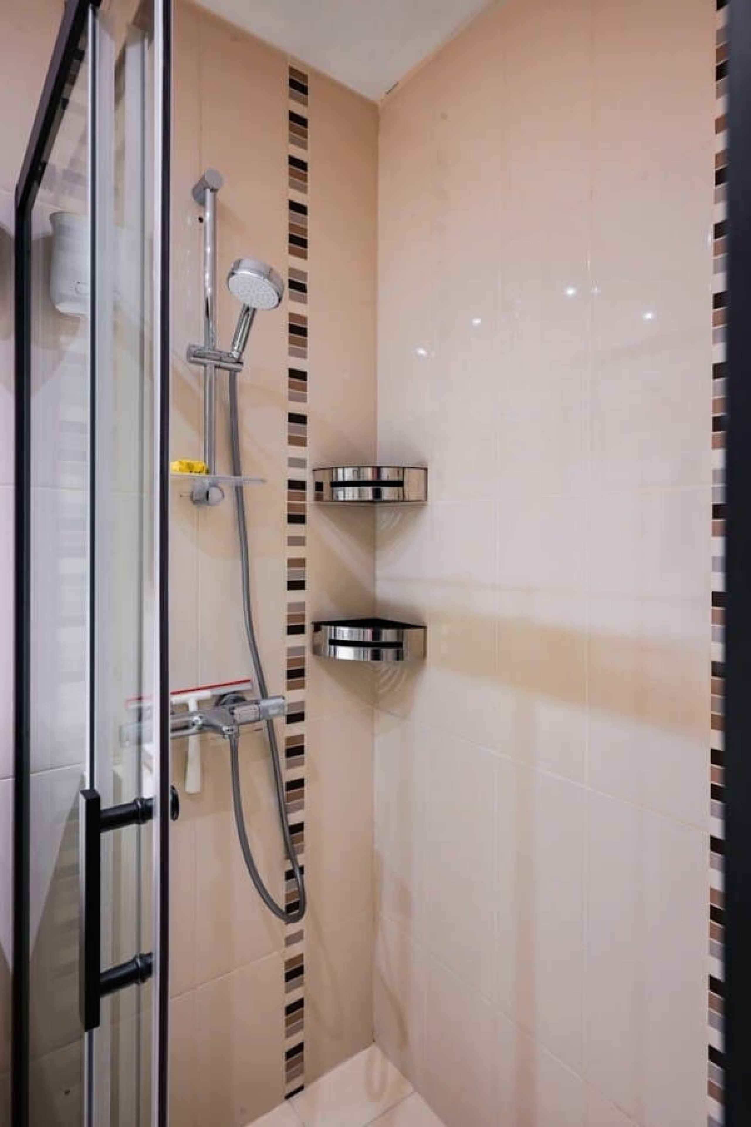 Scoutaround White Logo