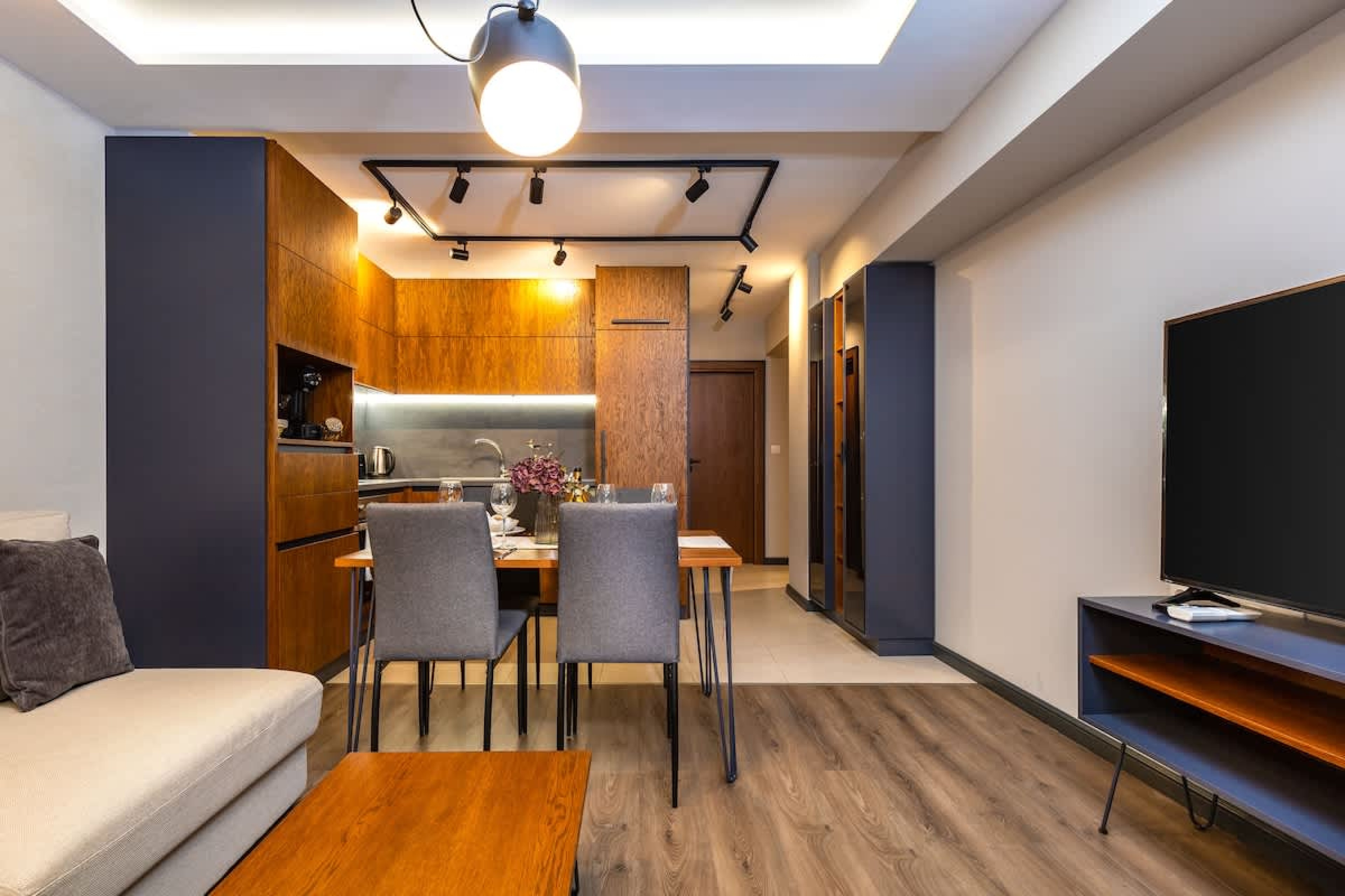 Scoutaround White Logo