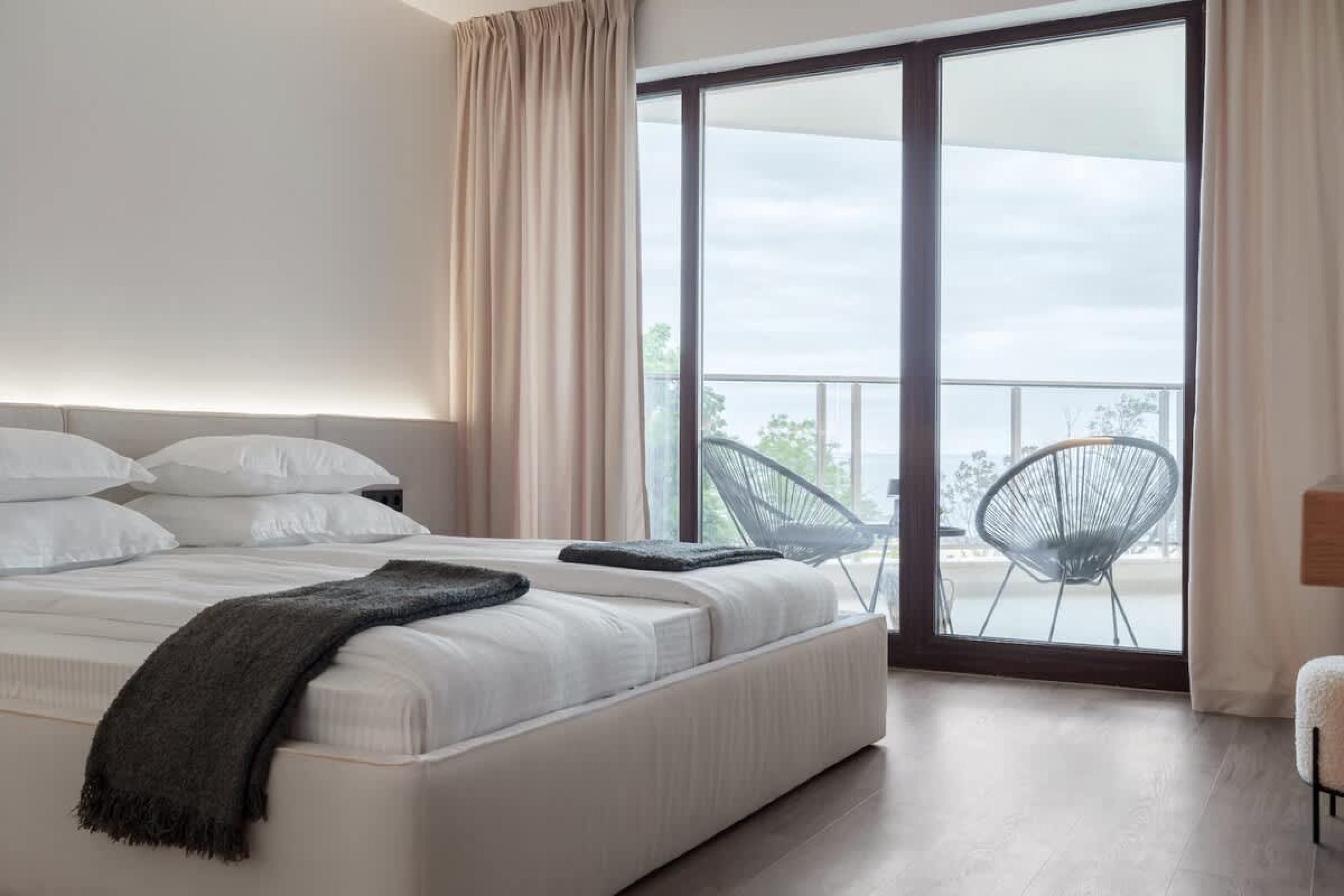 Scoutaround White Logo