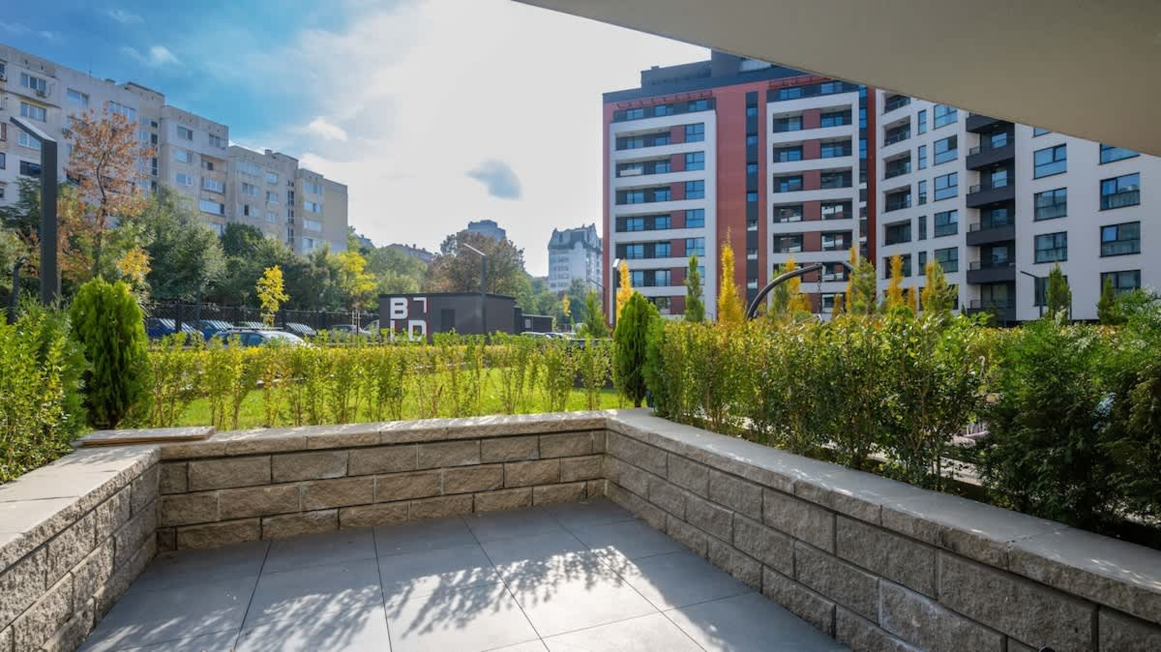 Scoutaround White Logo