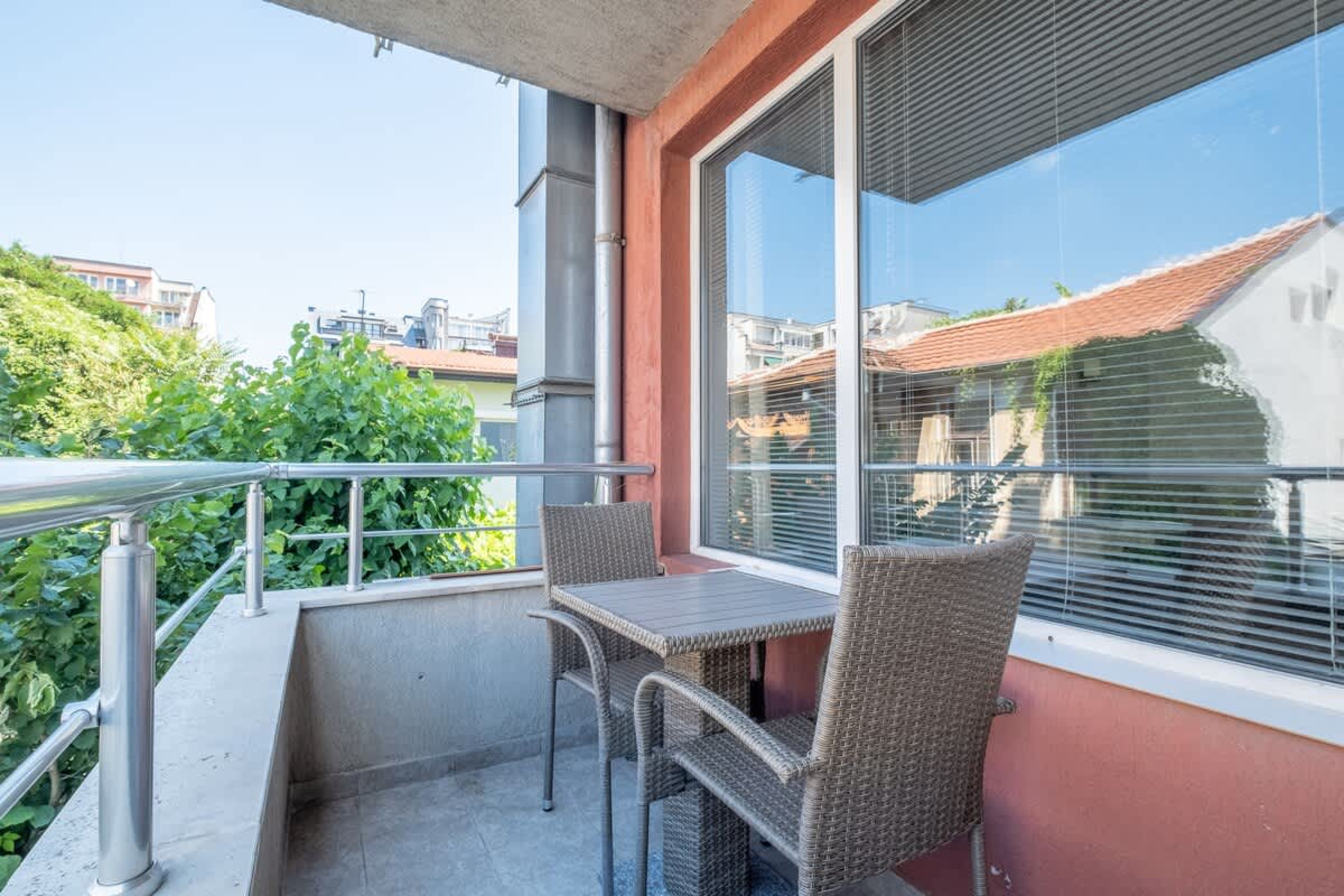 Spacious 1 bedroom apartment in a lively center - Photo 18